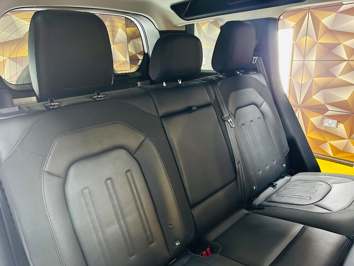 Used Land Rover Defender 110 for sale - 77523785: Photo 22