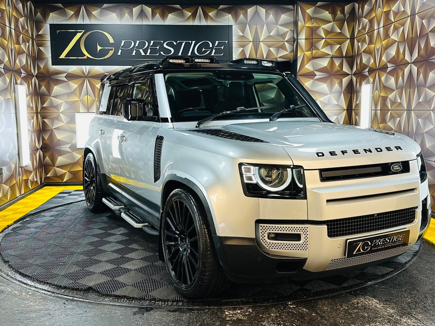 Used Land Rover Defender 110 for sale - 77523785: Photo 25