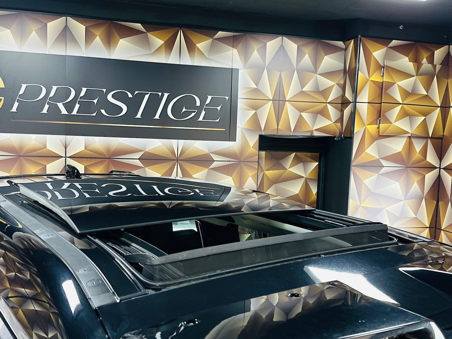 Used Land Rover Defender 110 for sale - 77523785: Photo 26