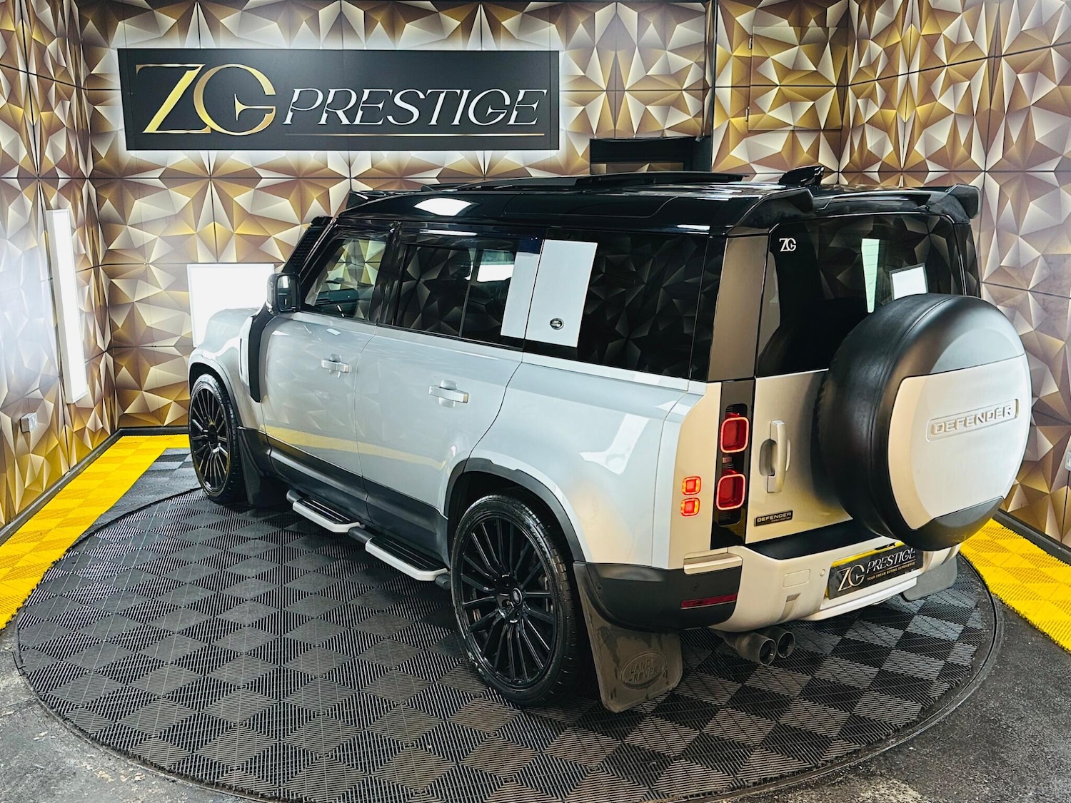 Used Land Rover Defender 110 for sale - 77523785: Photo 27