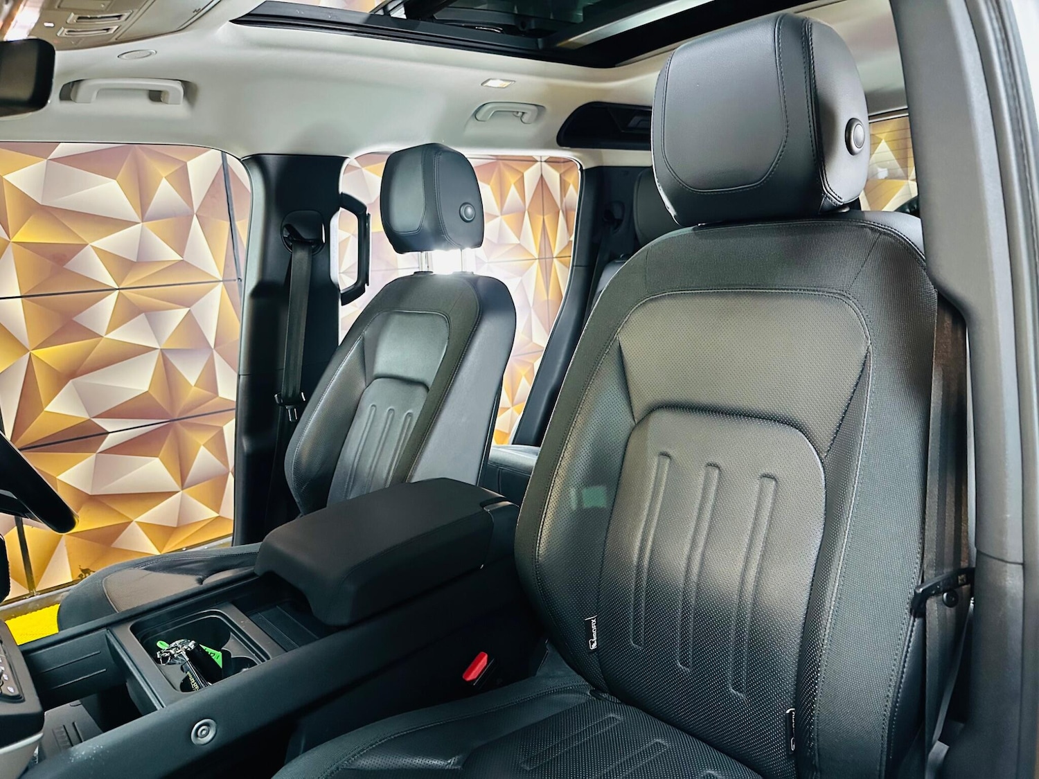 Used Land Rover Defender 110 for sale - 77523785: Photo 30