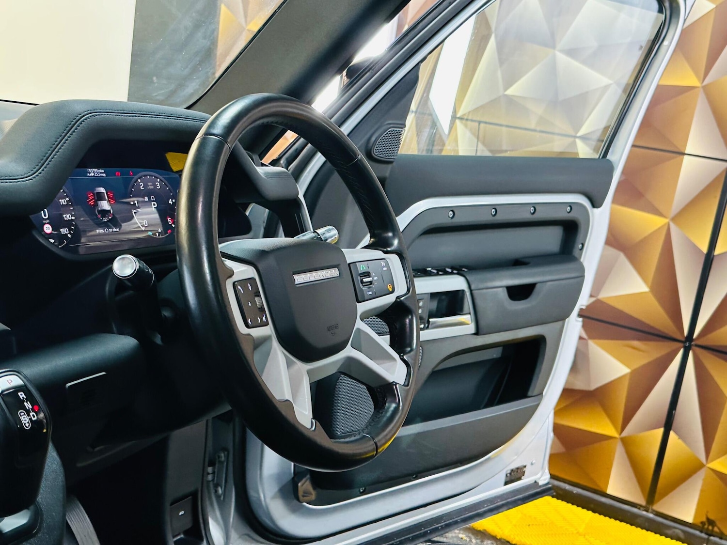 Used Land Rover Defender 110 for sale - 77523785: Photo 38