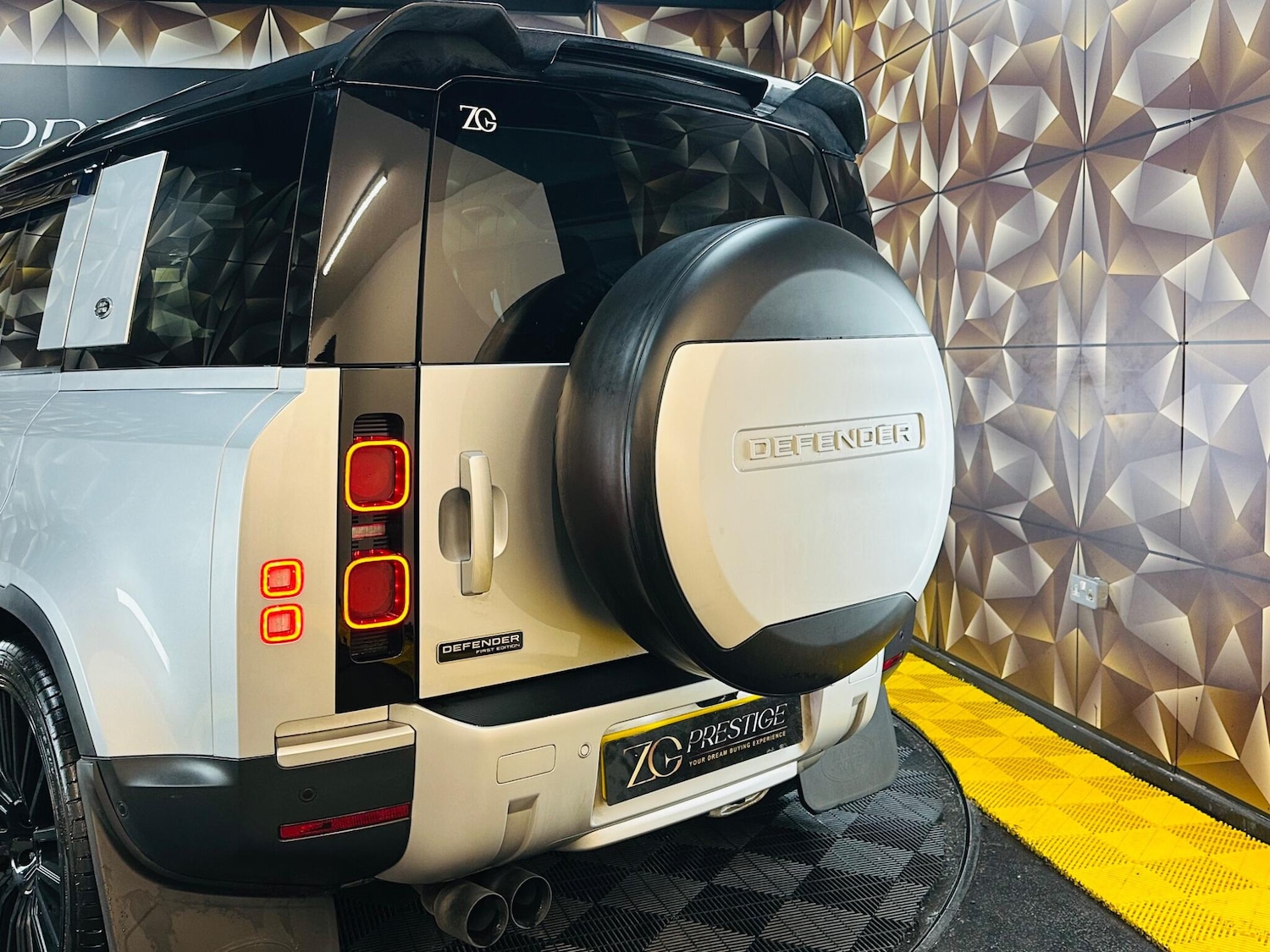 Used Land Rover Defender 110 for sale - 77523785: Photo 45