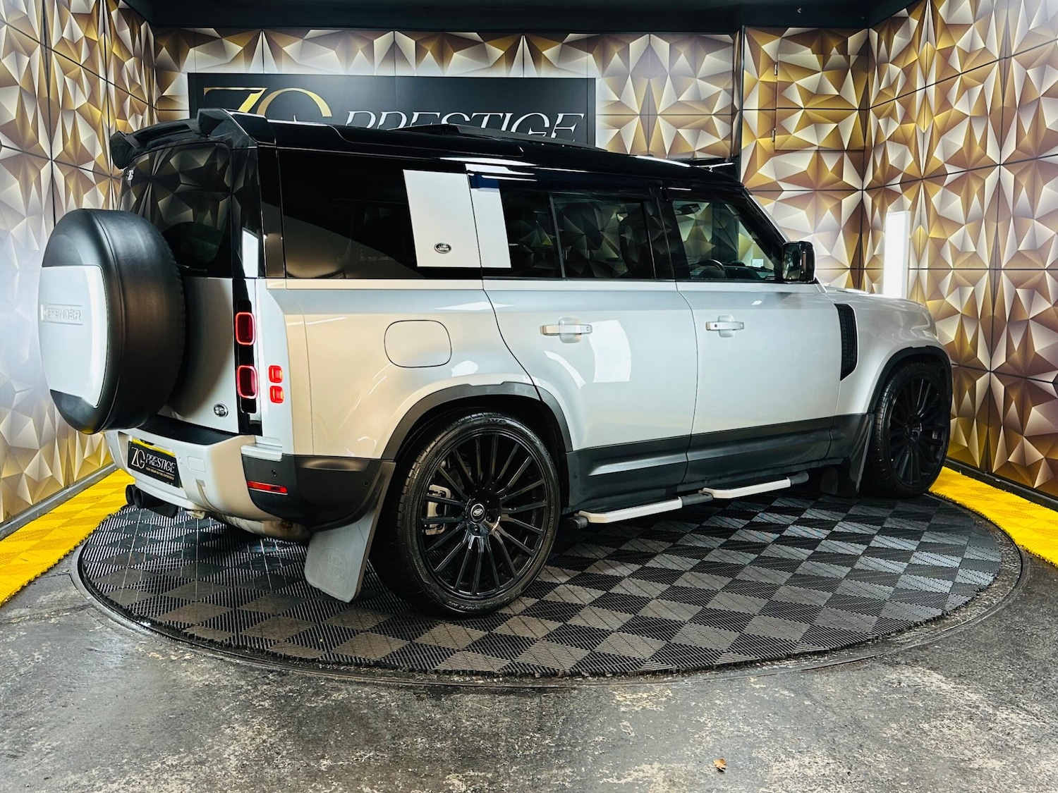 Used Land Rover Defender 110 for sale - 77523785: Photo 46