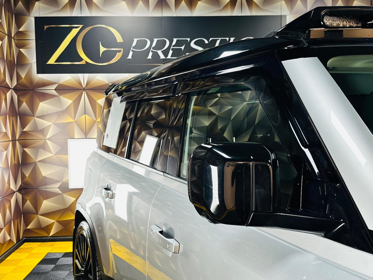 Used Land Rover Defender 110 for sale - 77523785: Photo 47