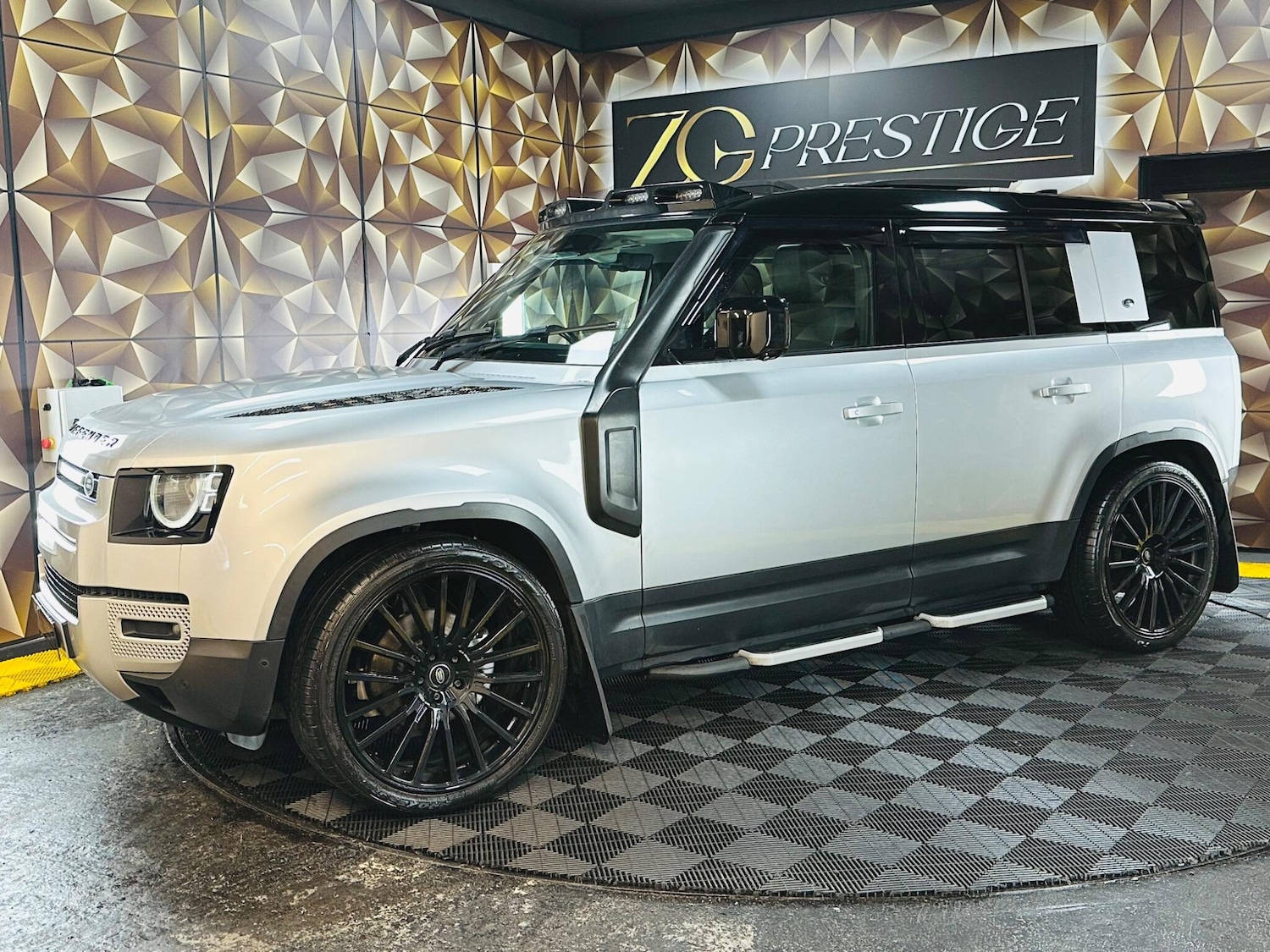 Used Land Rover Defender 110 for sale - 77523785: Photo 48