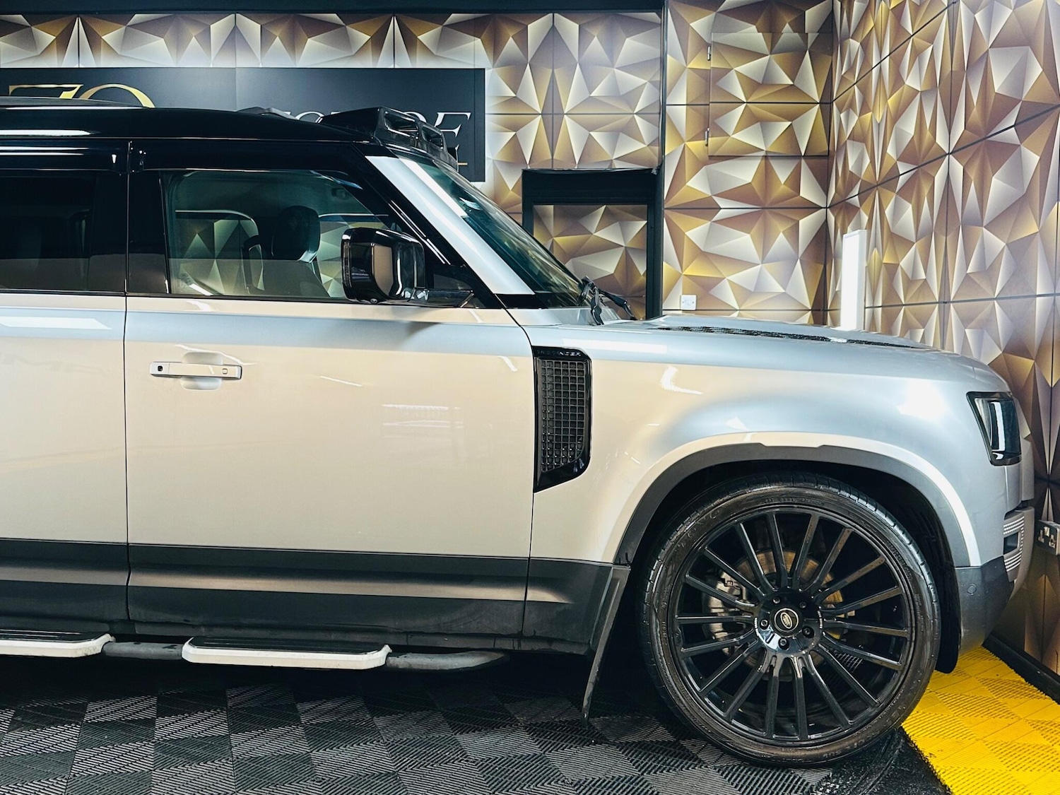 Used Land Rover Defender 110 for sale - 77523785: Photo 49