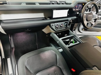 Used Land Rover Defender 110 2020 for sale - 77523785: Photo