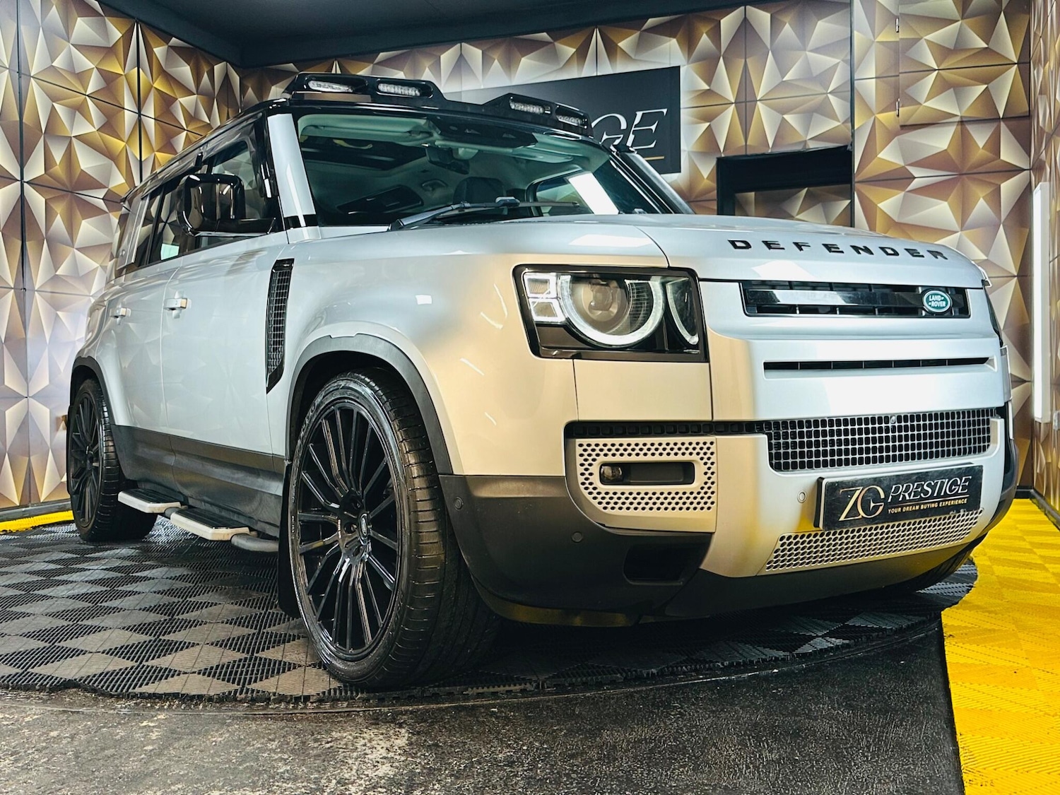 Used Land Rover Defender 110 for sale - 77523785: Photo 50