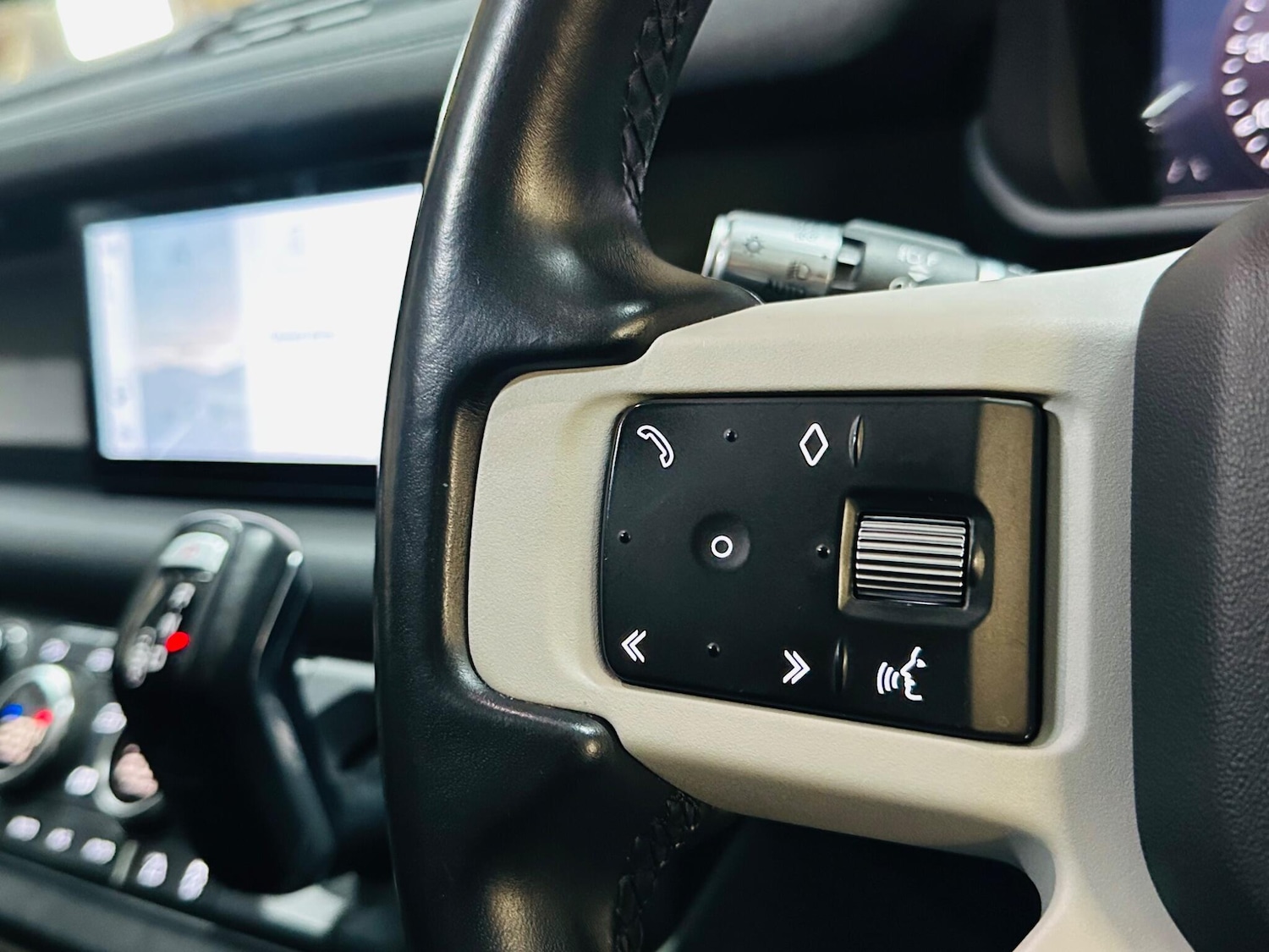 Used Land Rover Defender 110 for sale - 77523785: Photo 55