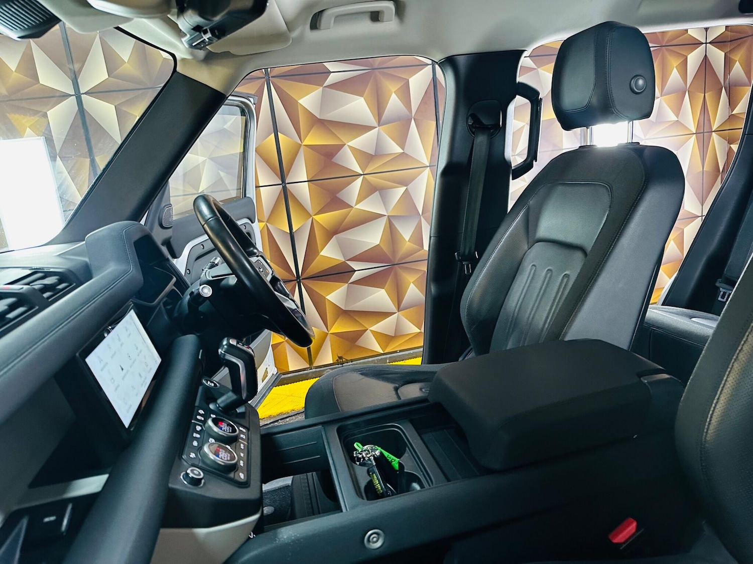 Used Land Rover Defender 110 for sale - 77523785: Photo 6