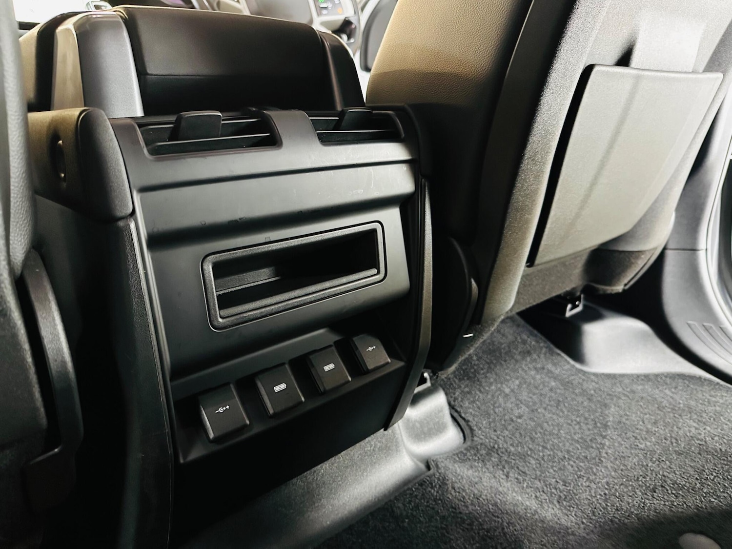 Used Land Rover Defender 110 for sale - 77523785: Photo 66