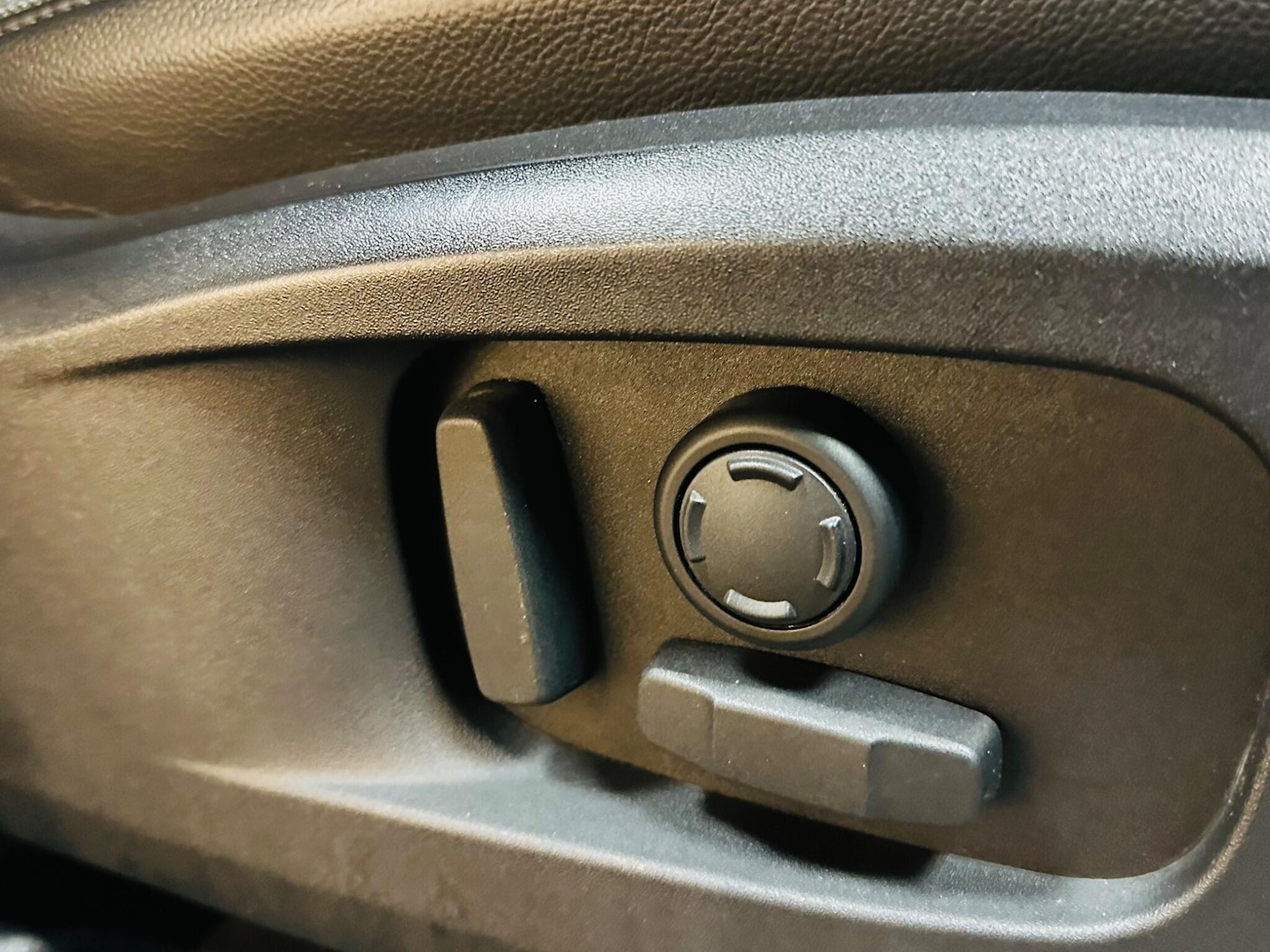 Used Land Rover Defender 110 for sale - 77523785: Photo 69