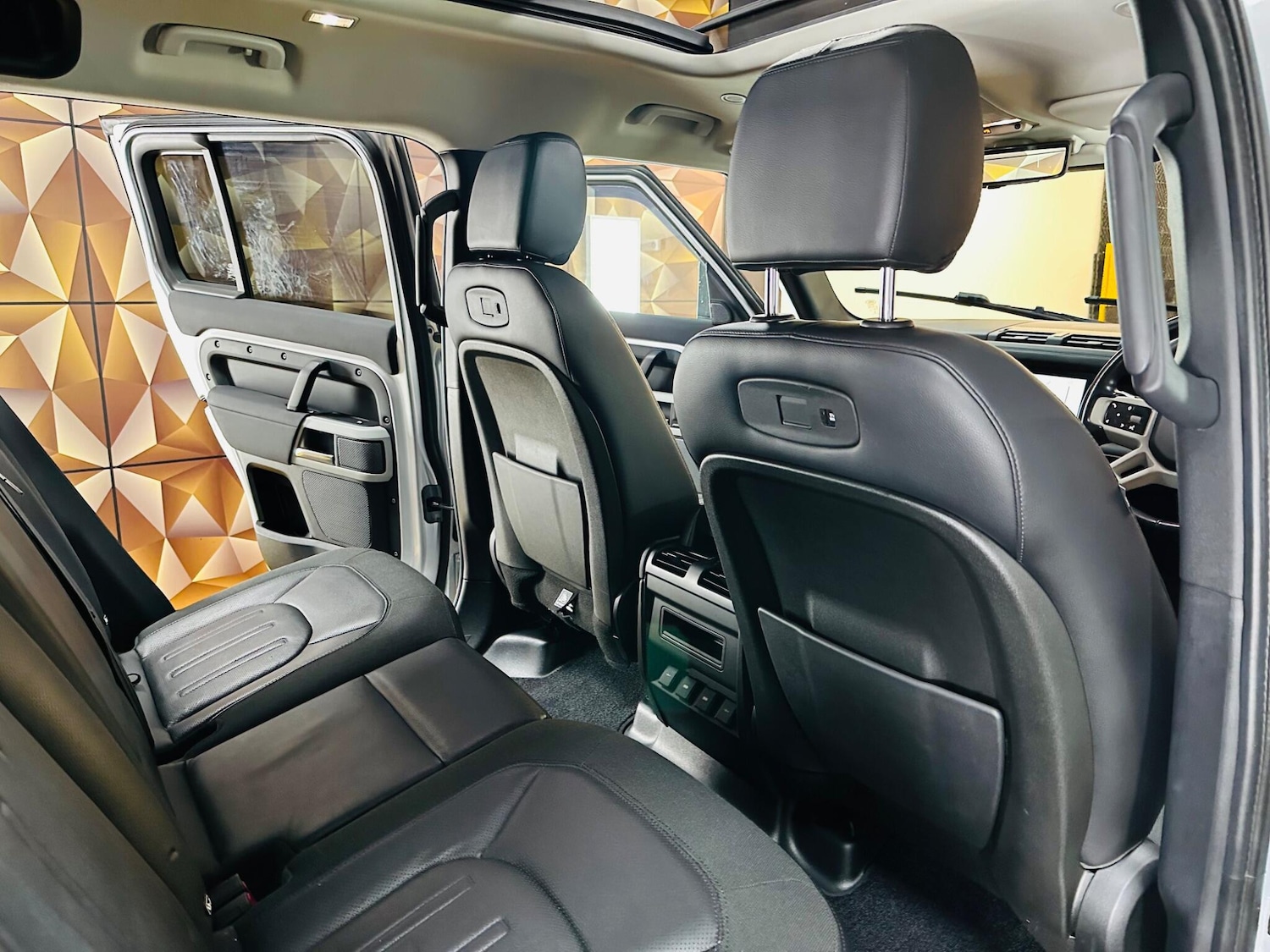 Used Land Rover Defender 110 for sale - 77523785: Photo 72