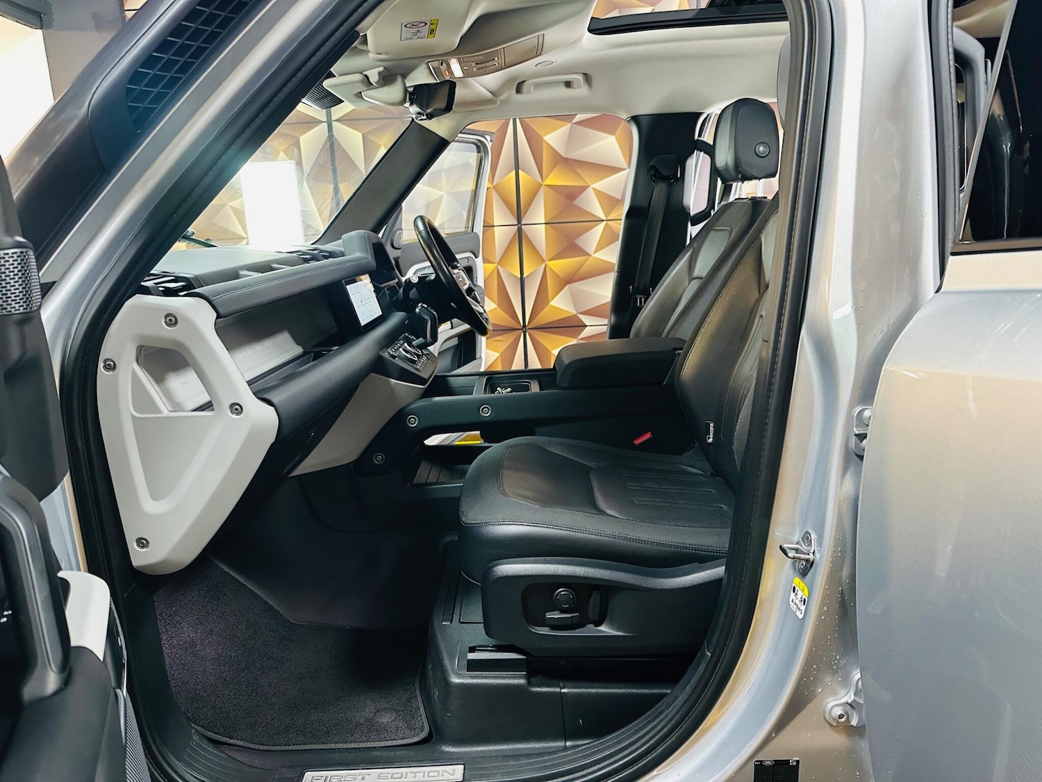 Used Land Rover Defender 110 for sale - 77523785: Photo 75