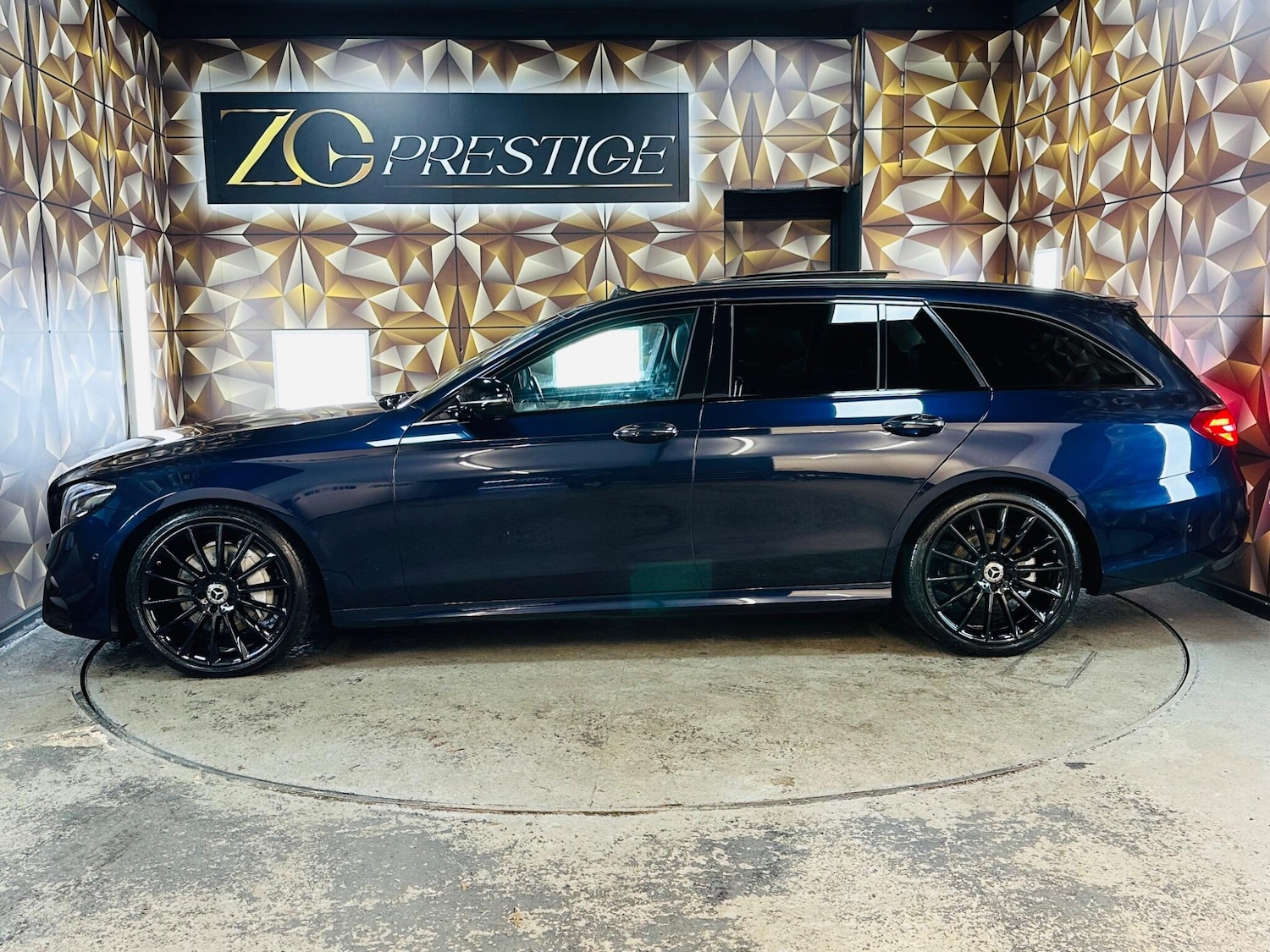 Used Mercedes-Benz E Class 2020 for sale - 76771652: Photo 11