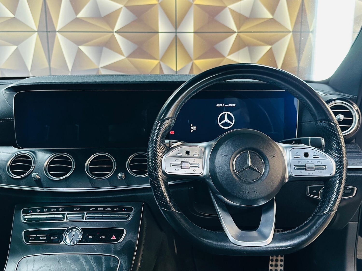 Used Mercedes-Benz E Class 2020 for sale - 76771652: Photo 48