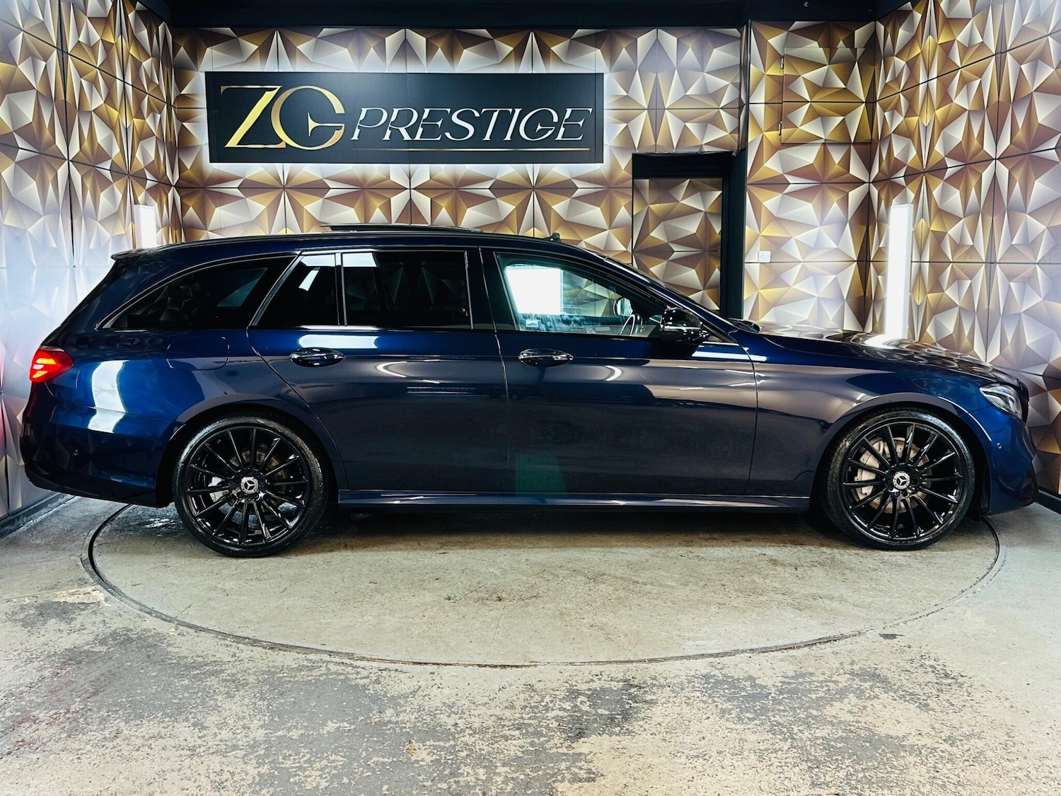 Used Mercedes-Benz E Class 2020 for sale - 76771652: Photo 9