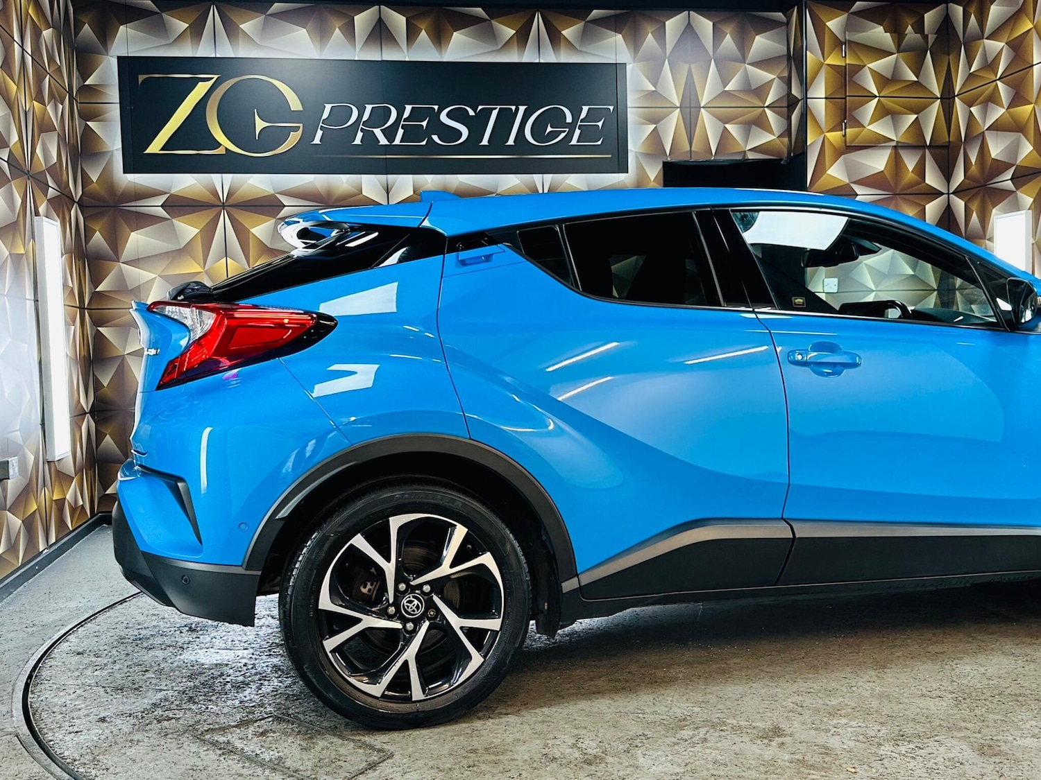 Used Toyota C-HR 2018 for sale - 76072575: Photo 45