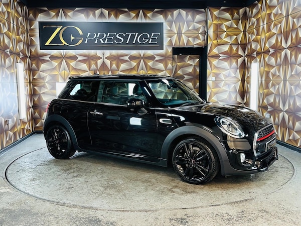 Used MINI Hatch 2020 for sale - 76240145: Photo 1