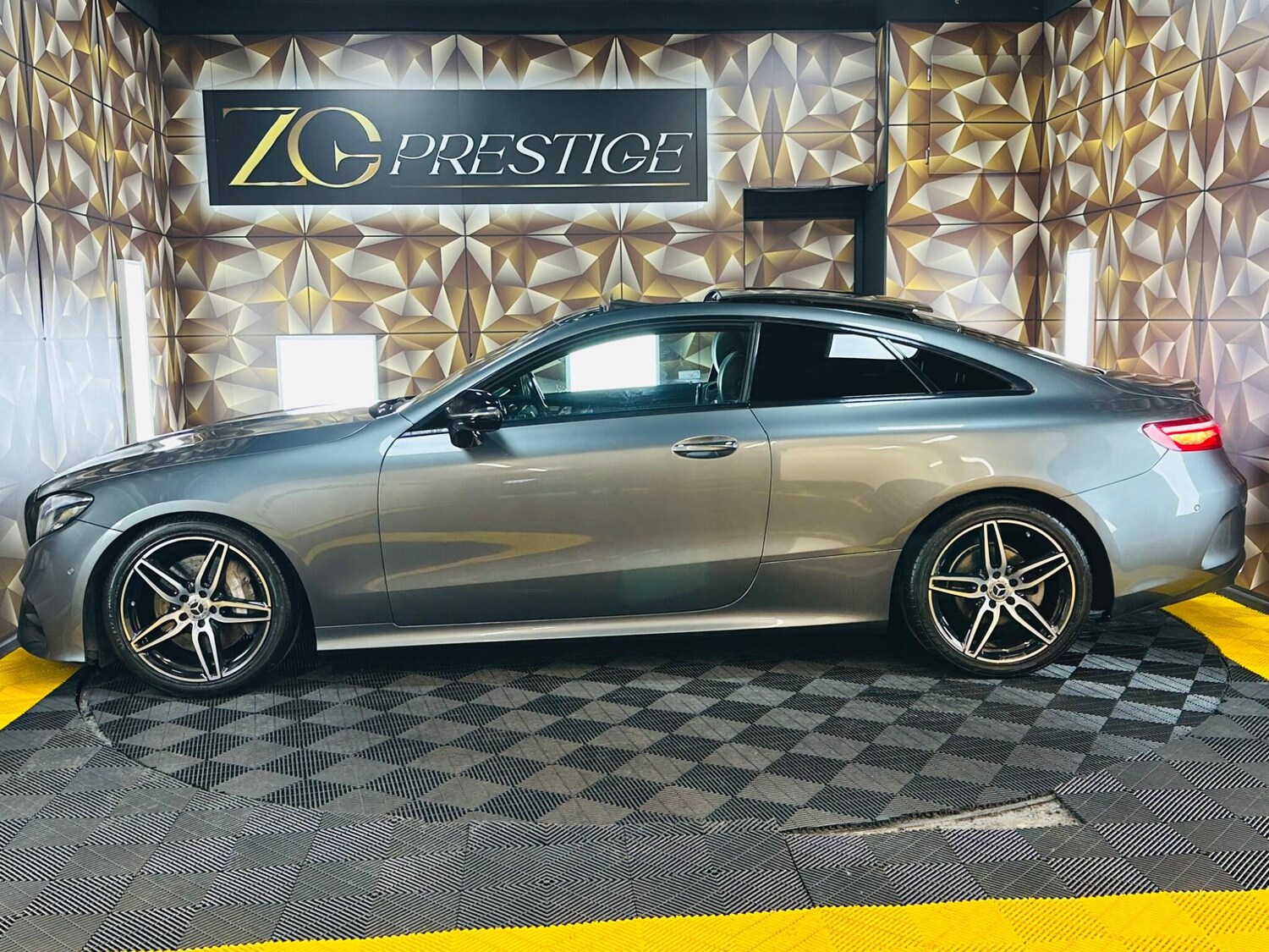 Used Mercedes-Benz E Class 2017 for sale - 77358741: Photo 11