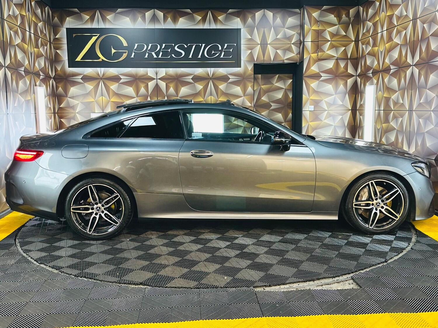 Used Mercedes-Benz E Class 2017 for sale - 77358741: Photo 9