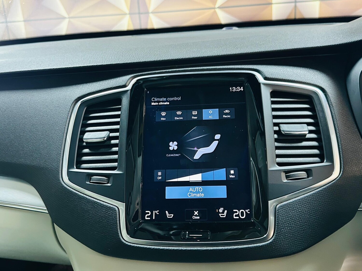 Used Volvo XC90 2016 for sale - 78101121: Photo 50