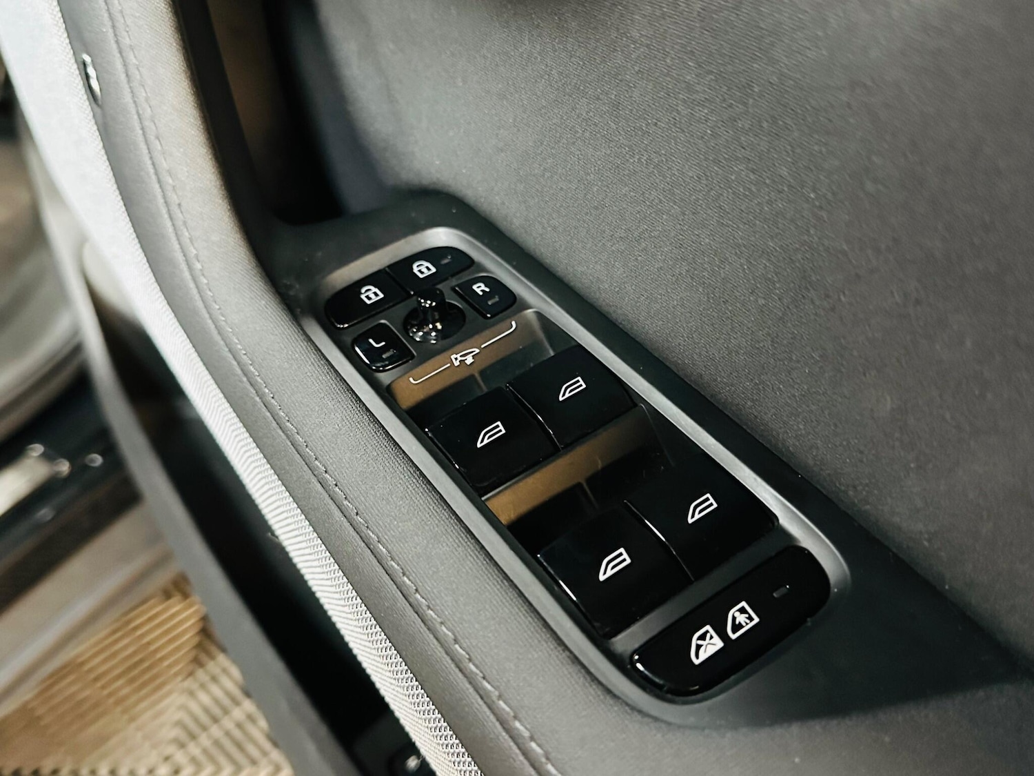 Used Polestar Polestar 2 2022 for sale - 77633098: Photo 53