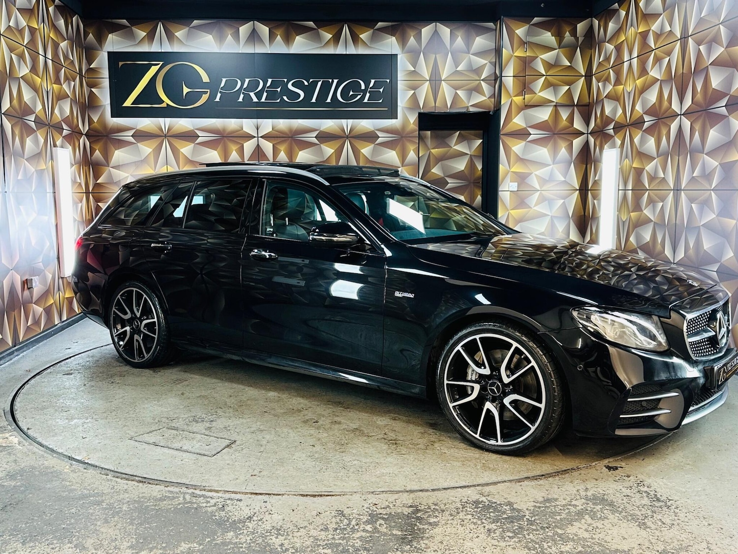 Used Mercedes-Benz E Class 2018 for sale - 76839948: Photo 1