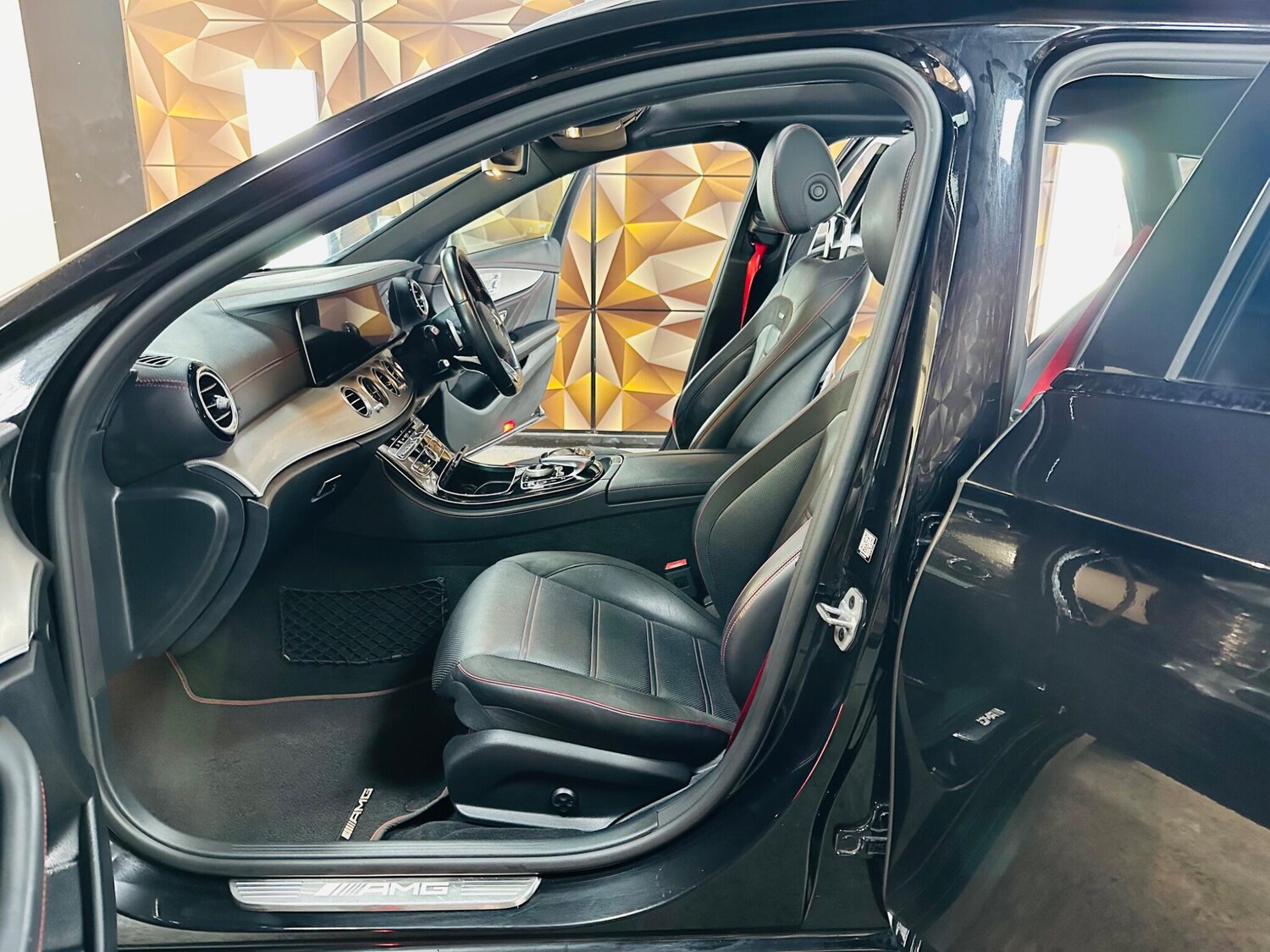 Used Mercedes-Benz E Class 2018 for sale - 76839948: Photo 67