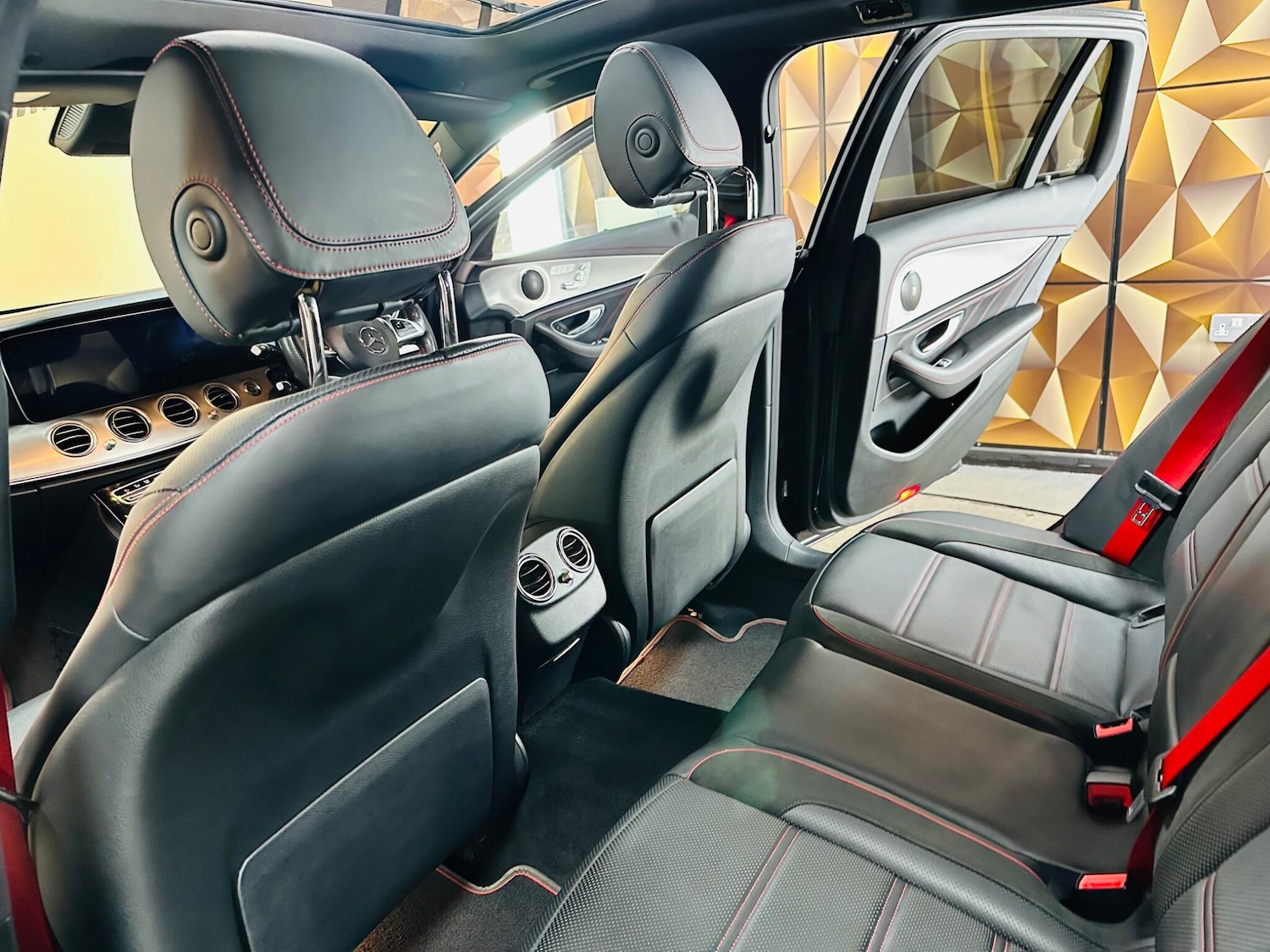 Used Mercedes-Benz E Class 2018 for sale - 76839948: Photo 68