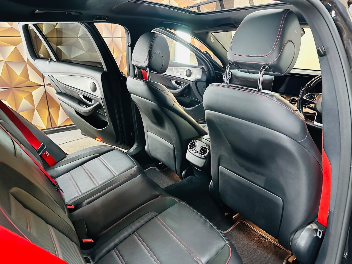 Used Mercedes-Benz E Class 2018 for sale - 76839948: Photo 69