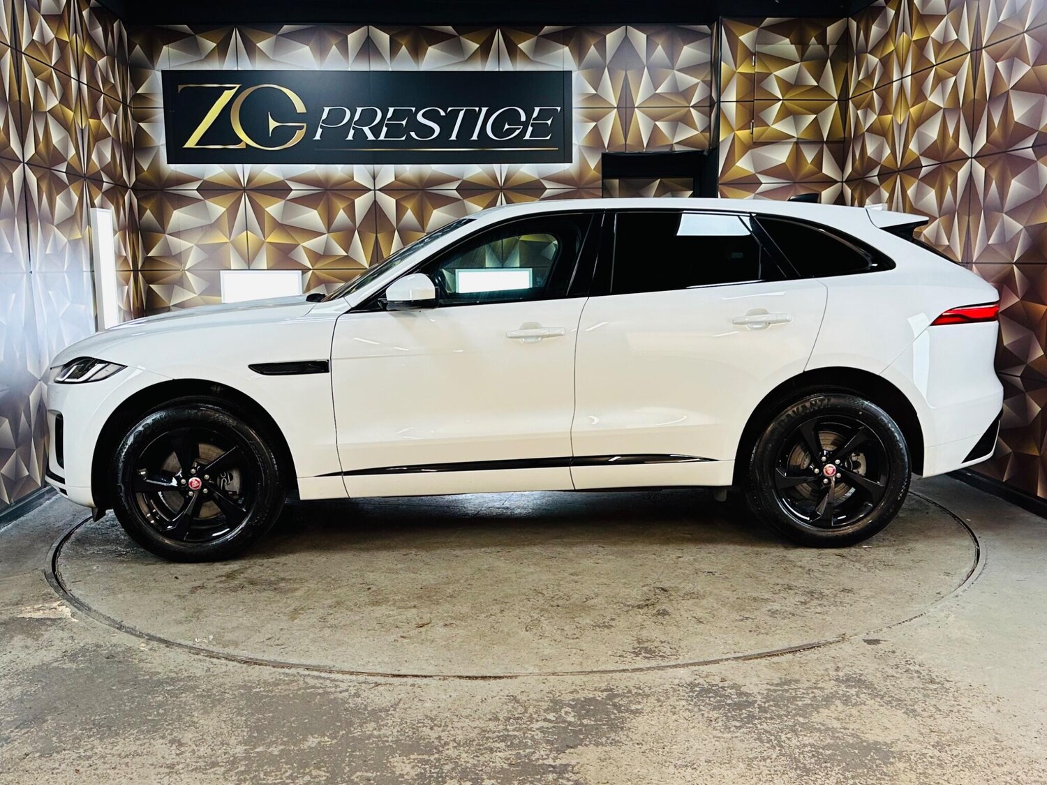 Used Jaguar F-Pace 2022 for sale - 76753089: Photo 11