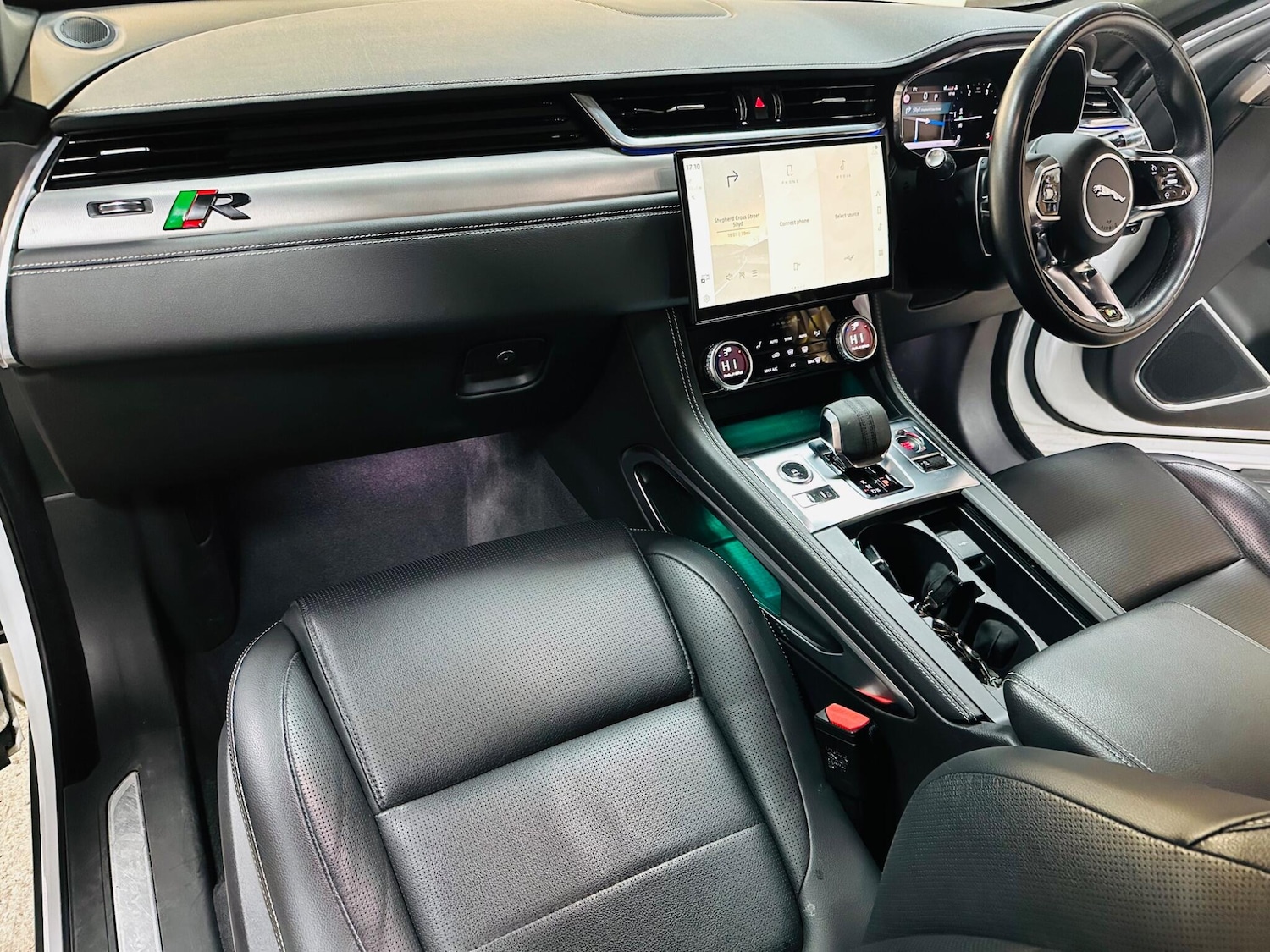 Used Jaguar F-Pace 2022 for sale - 76753089: Photo 6