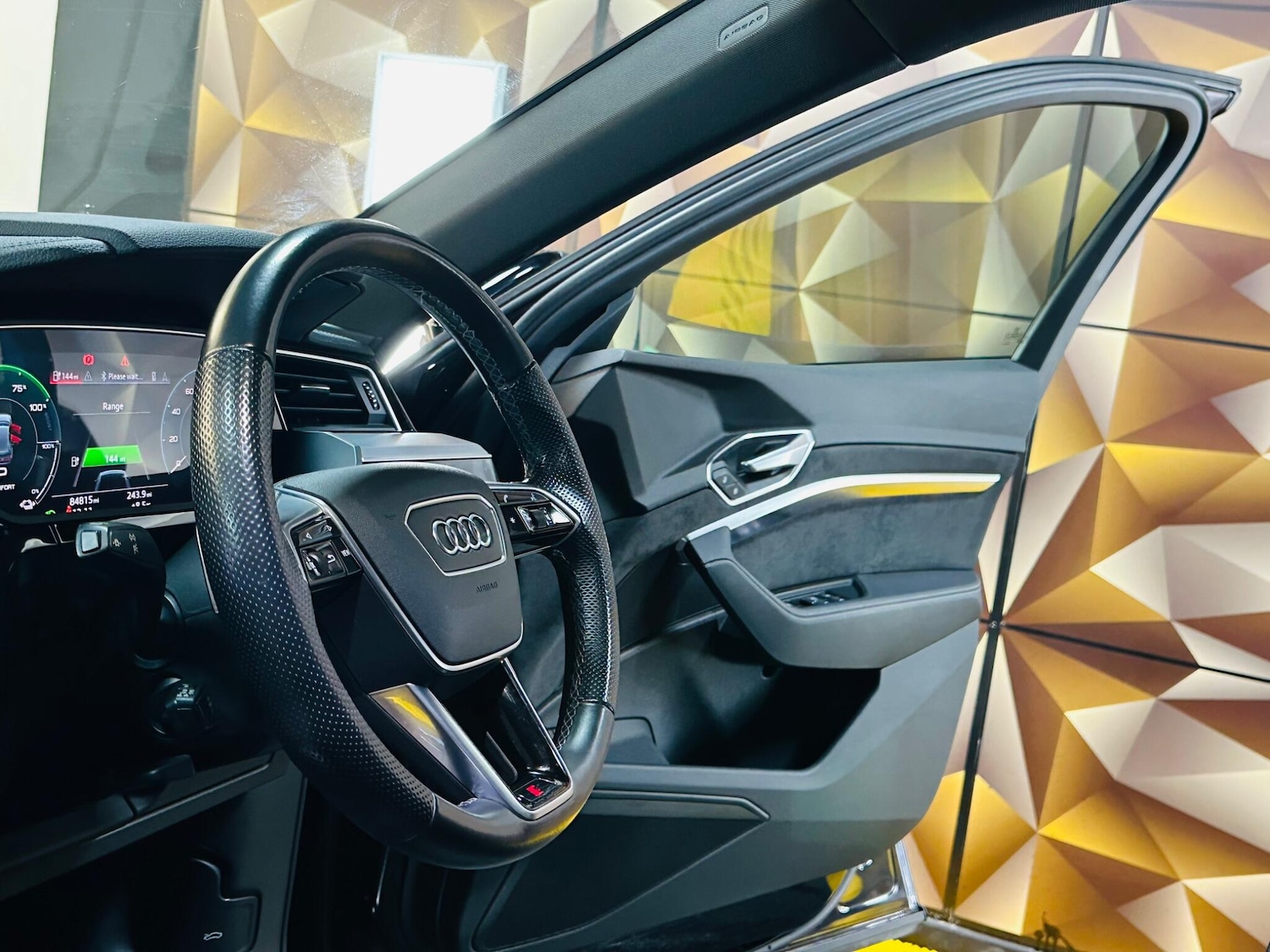 Used Audi e-tron for sale - 77925747: Photo 30