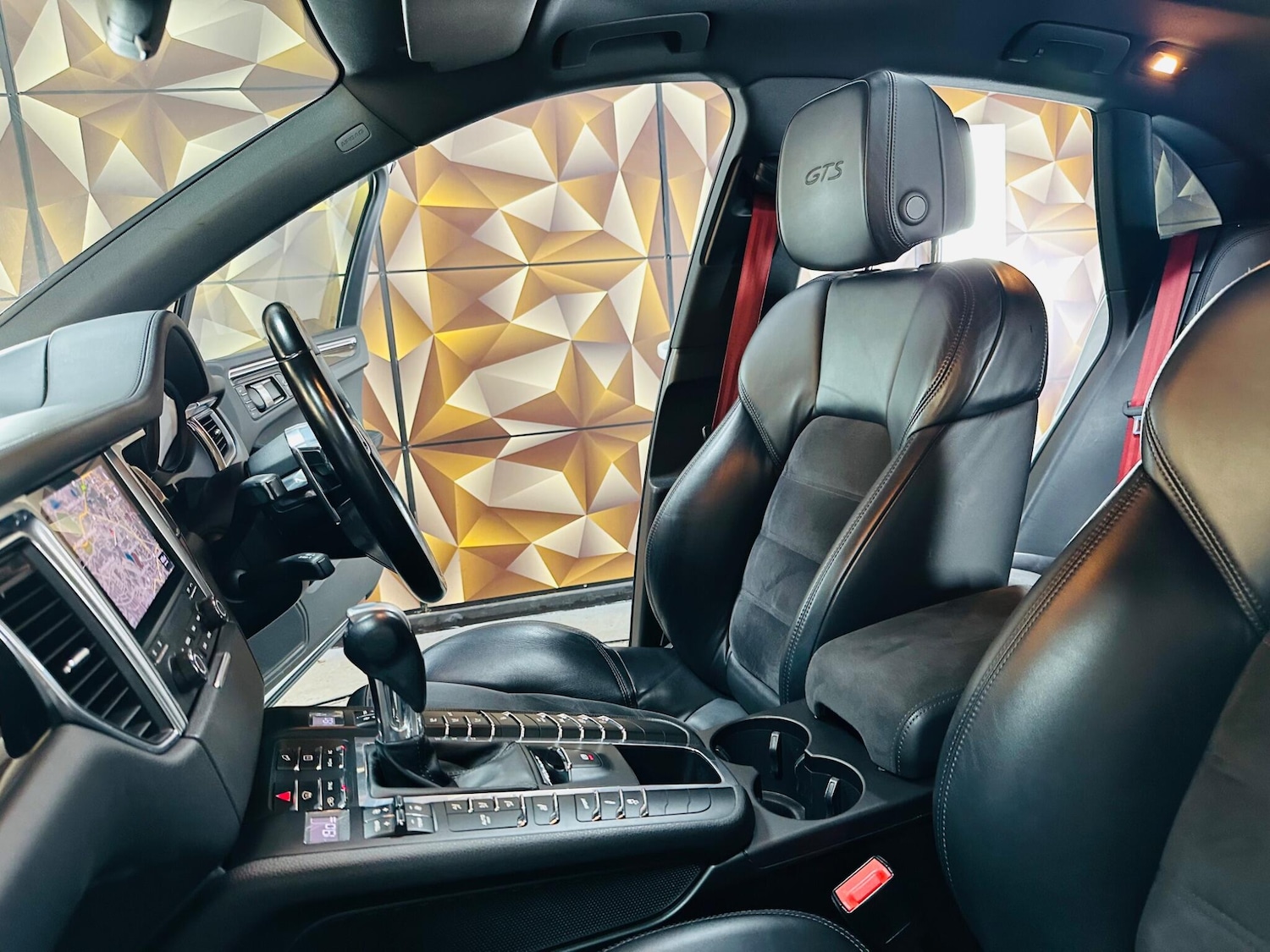 Used Porsche Macan 2016 for sale - 76499630: Photo 10