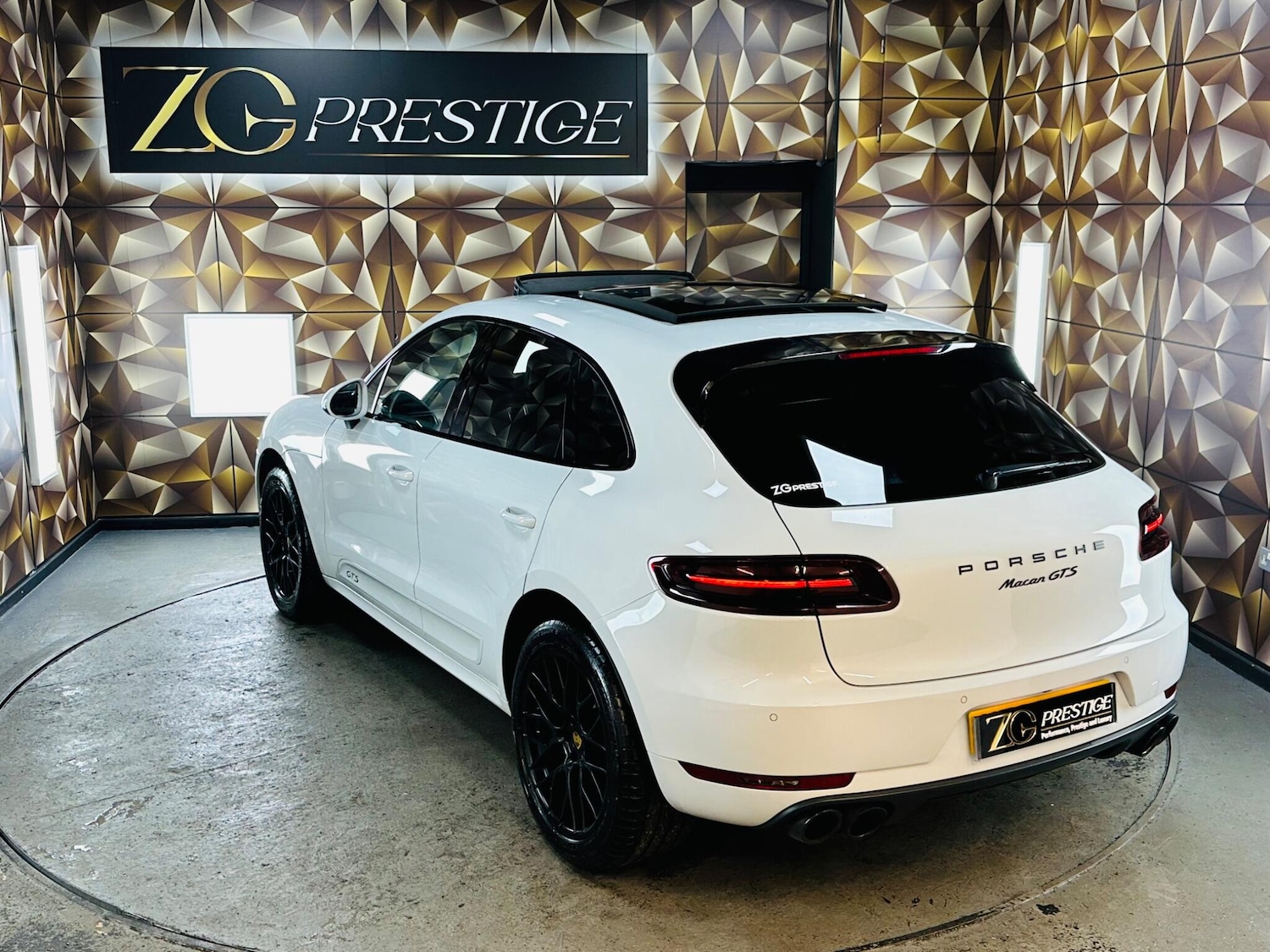 Used Porsche Macan 2016 for sale - 76499630: Photo 17
