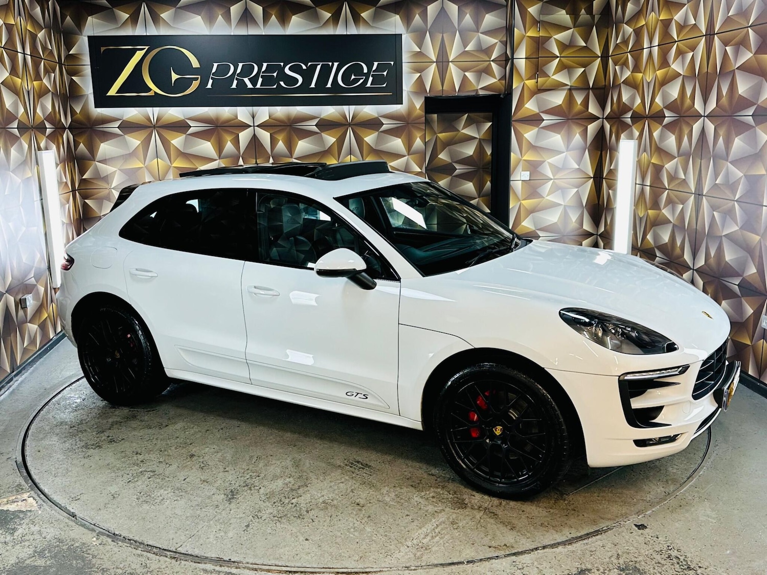 Used Porsche Macan 2016 for sale - 76499630: Photo 21