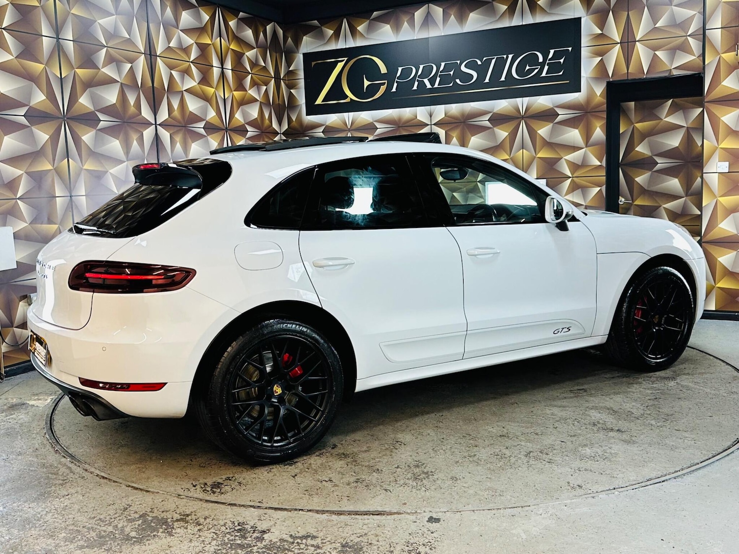 Used Porsche Macan 2016 for sale - 76499630: Photo 25