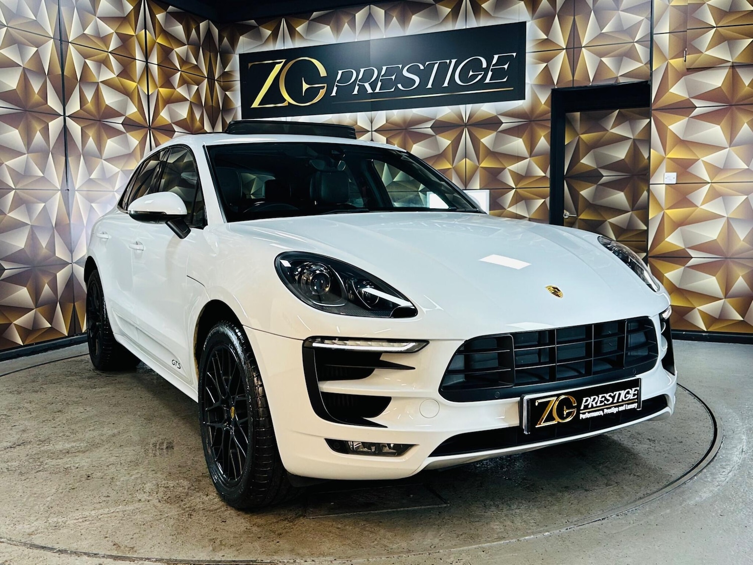 Used Porsche Macan 2016 for sale - 76499630: Photo 30