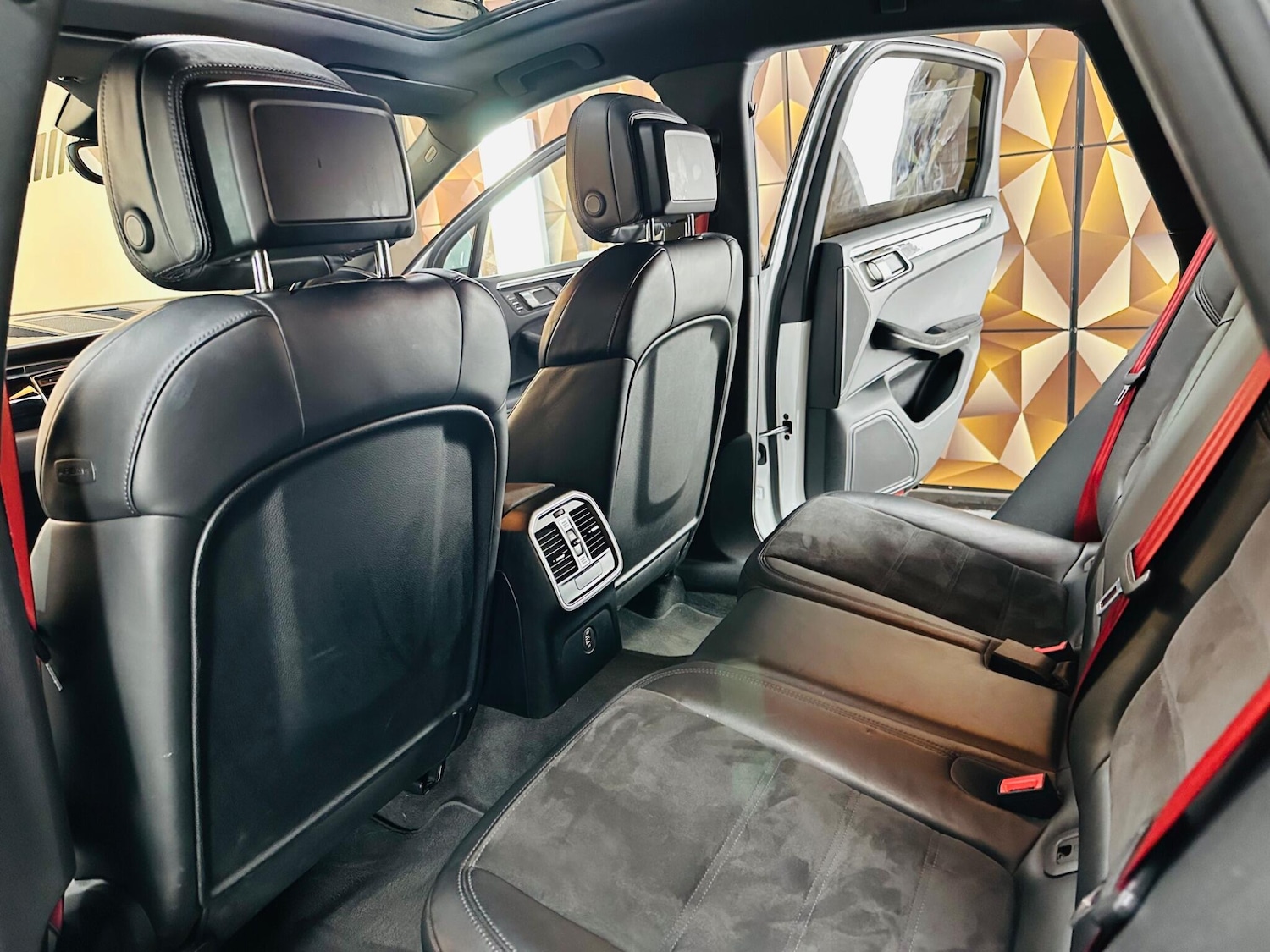 Used Porsche Macan 2016 for sale - 76499630: Photo 70