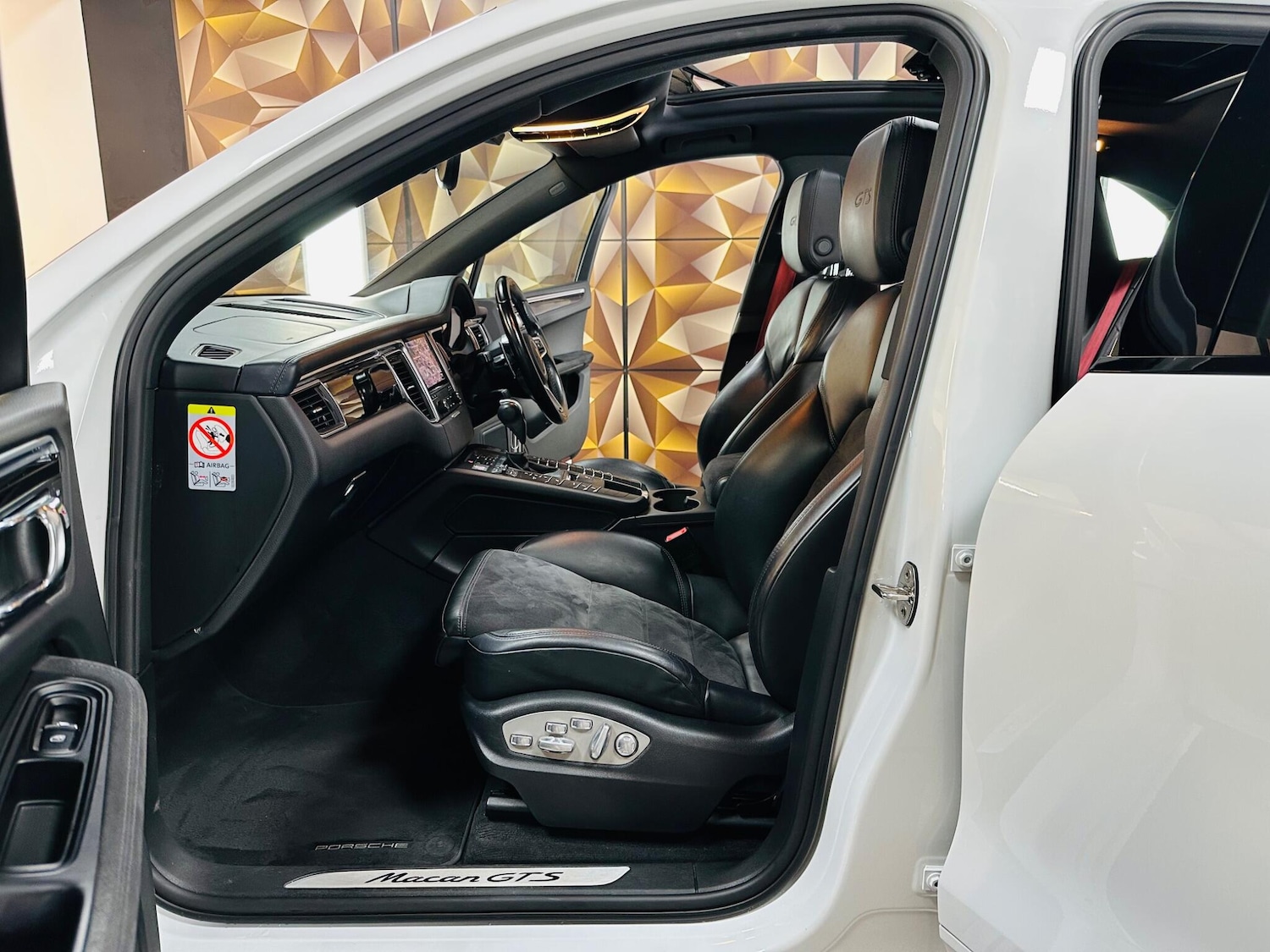 Used Porsche Macan 2016 for sale - 76499630: Photo 72