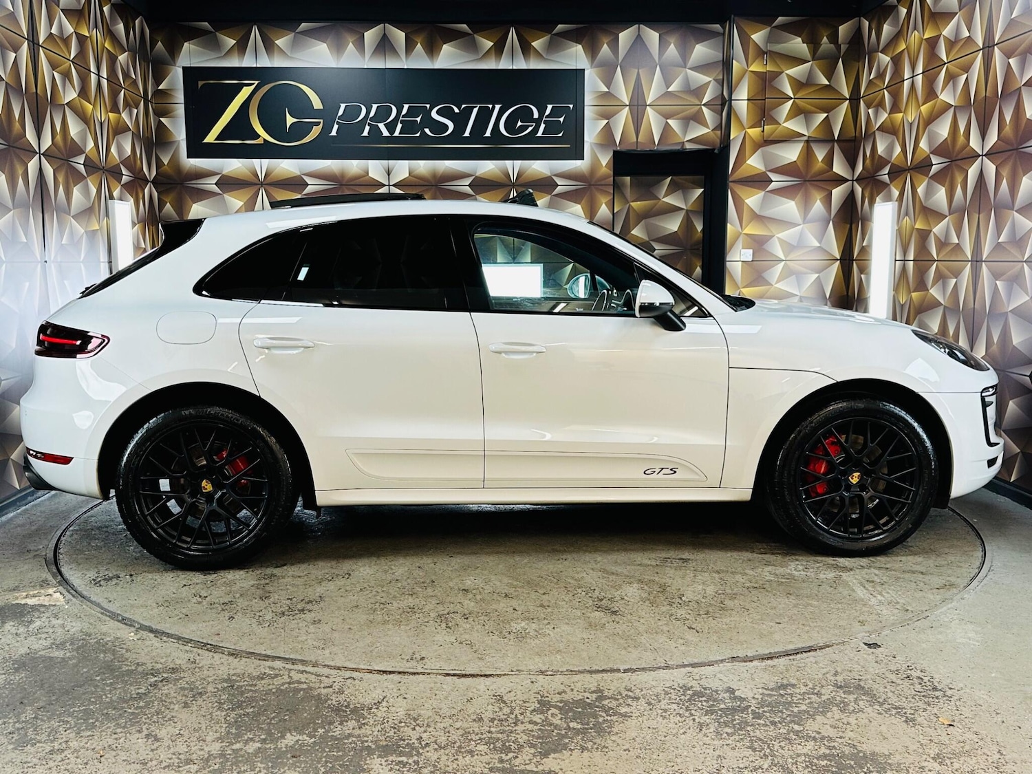 Used Porsche Macan 2016 for sale - 76499630: Photo 9