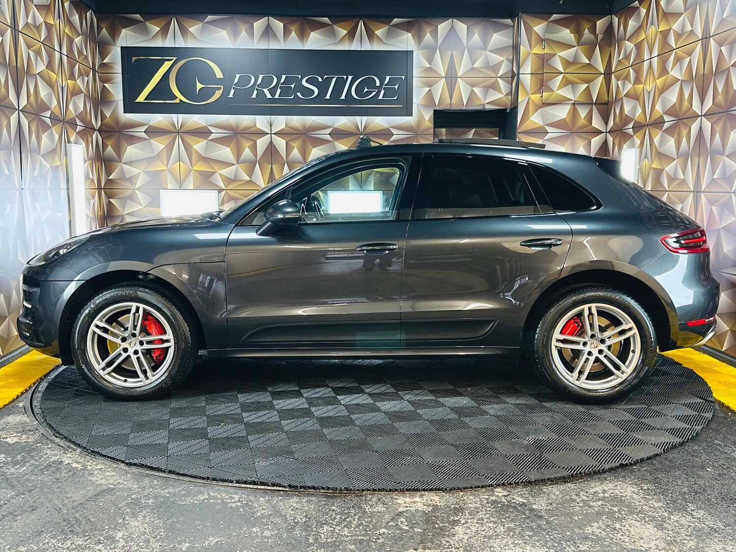 Used Porsche Macan 2016 for sale - 77683207: Photo 11