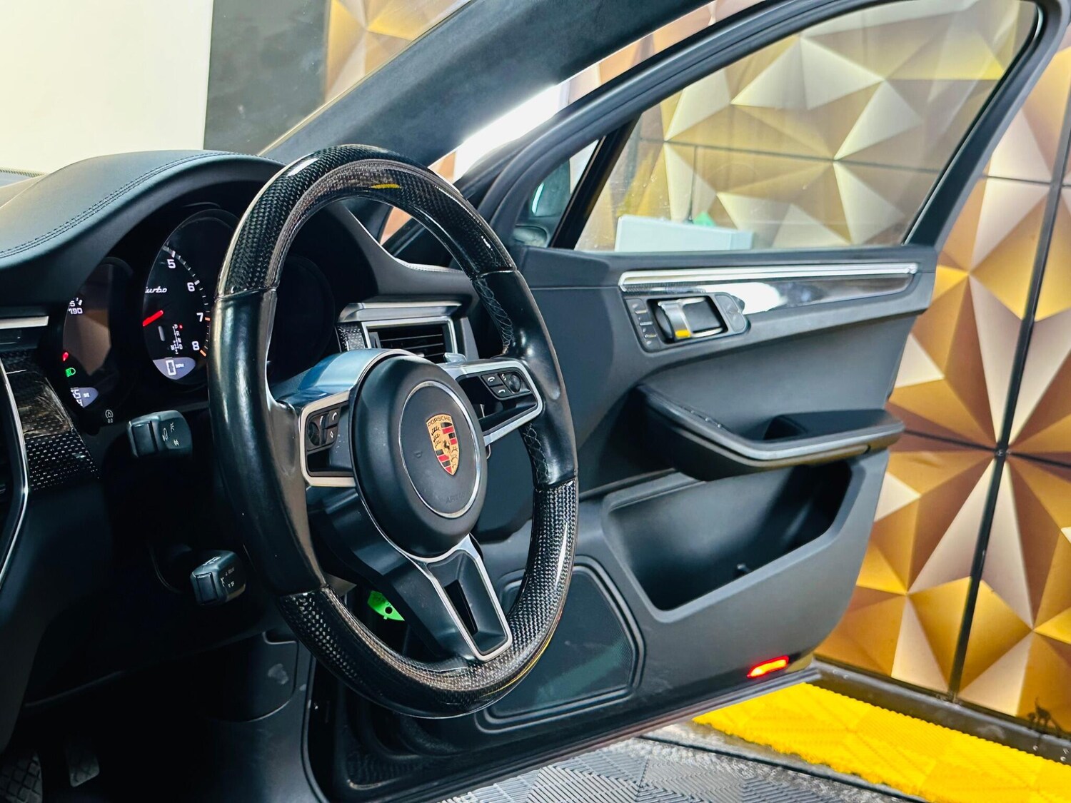 Used Porsche Macan 2016 for sale - 77683207: Photo 34