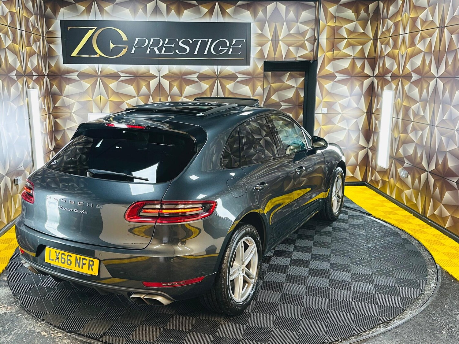 Used Porsche Macan 2016 for sale - 77683207: Photo 45