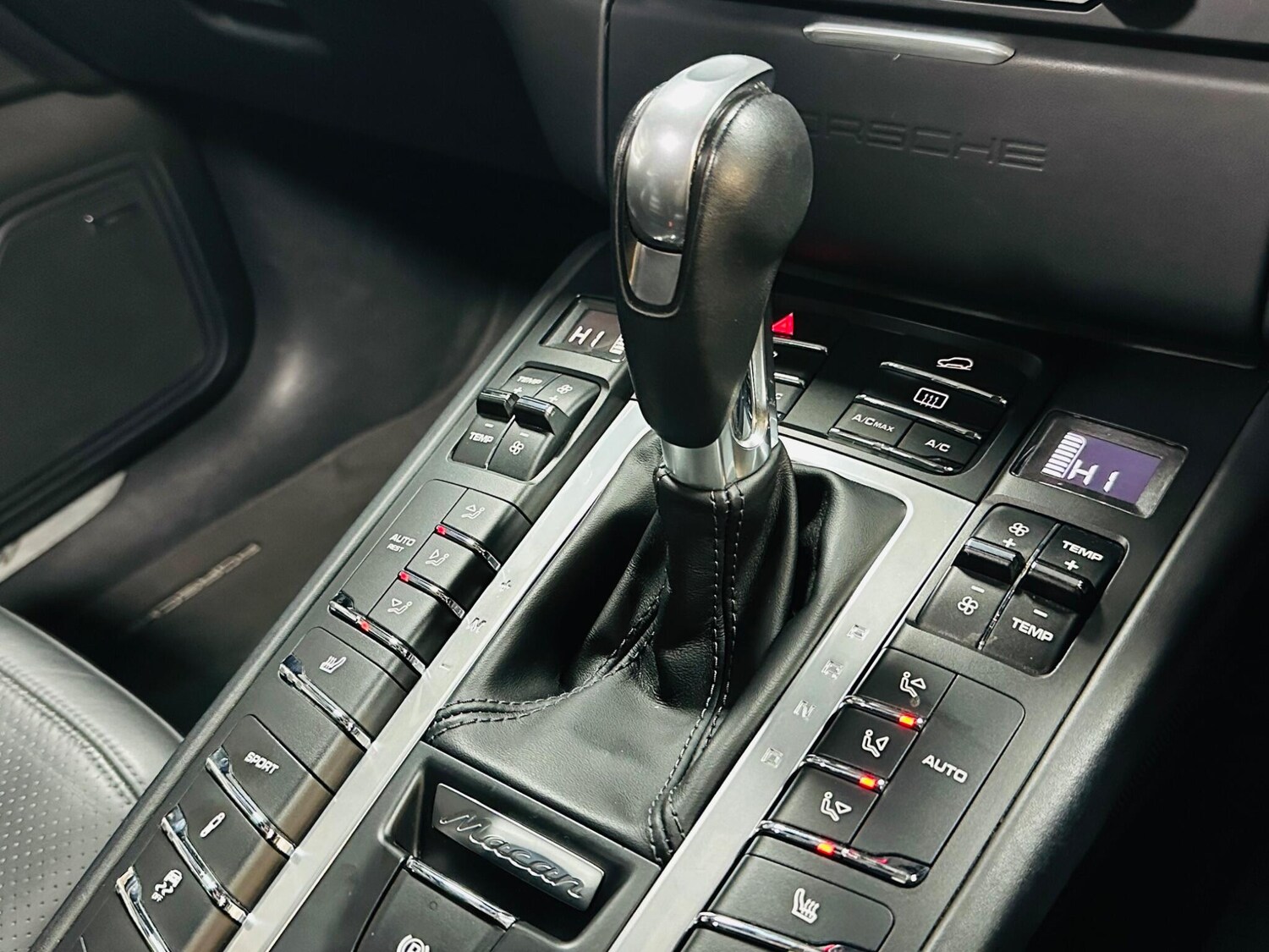 Used Porsche Macan 2016 for sale - 77683207: Photo 57