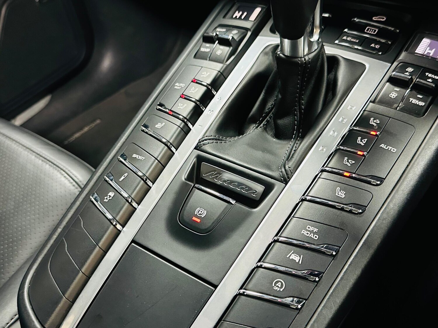 Used Porsche Macan 2016 for sale - 77683207: Photo 59