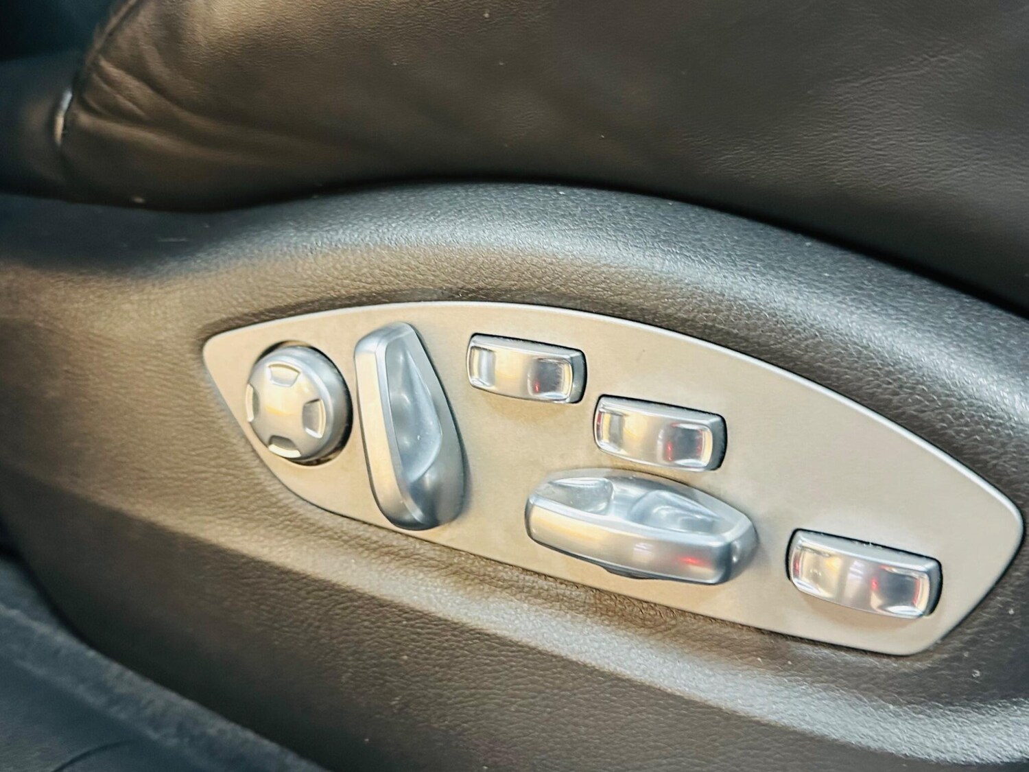 Used Porsche Macan 2016 for sale - 77683207: Photo 64