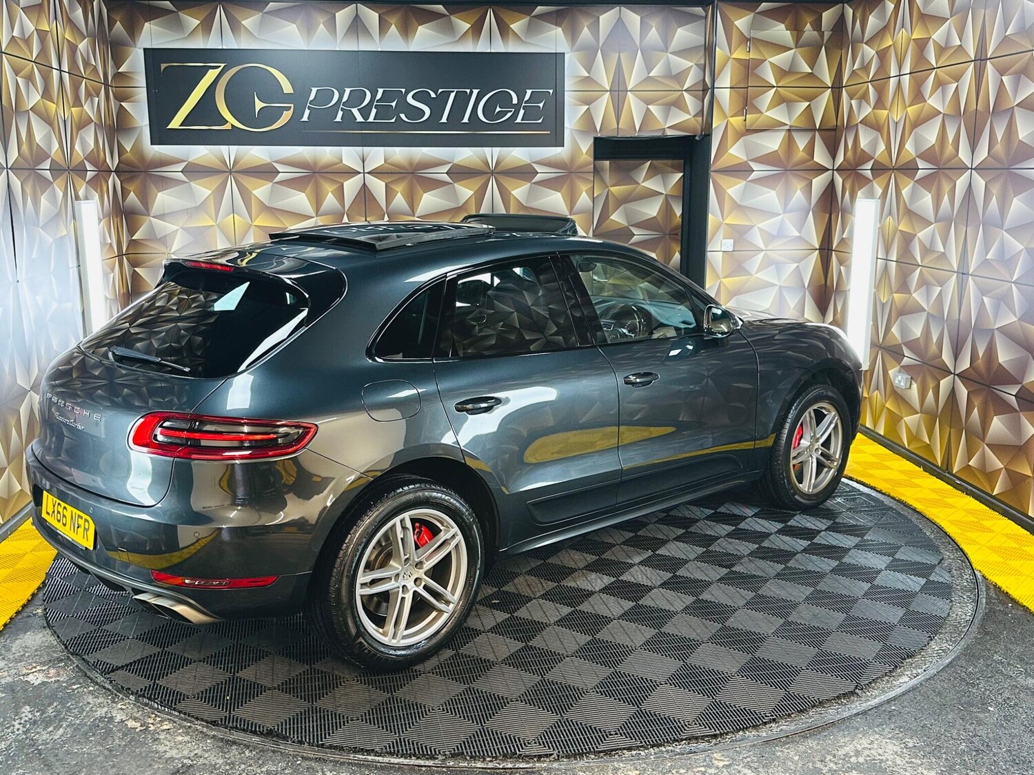 Used Porsche Macan 2016 for sale - 77683207: Photo 7
